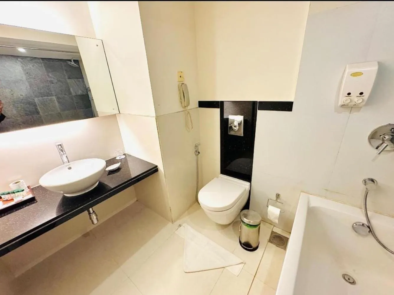 Toilet in Olive Downtown