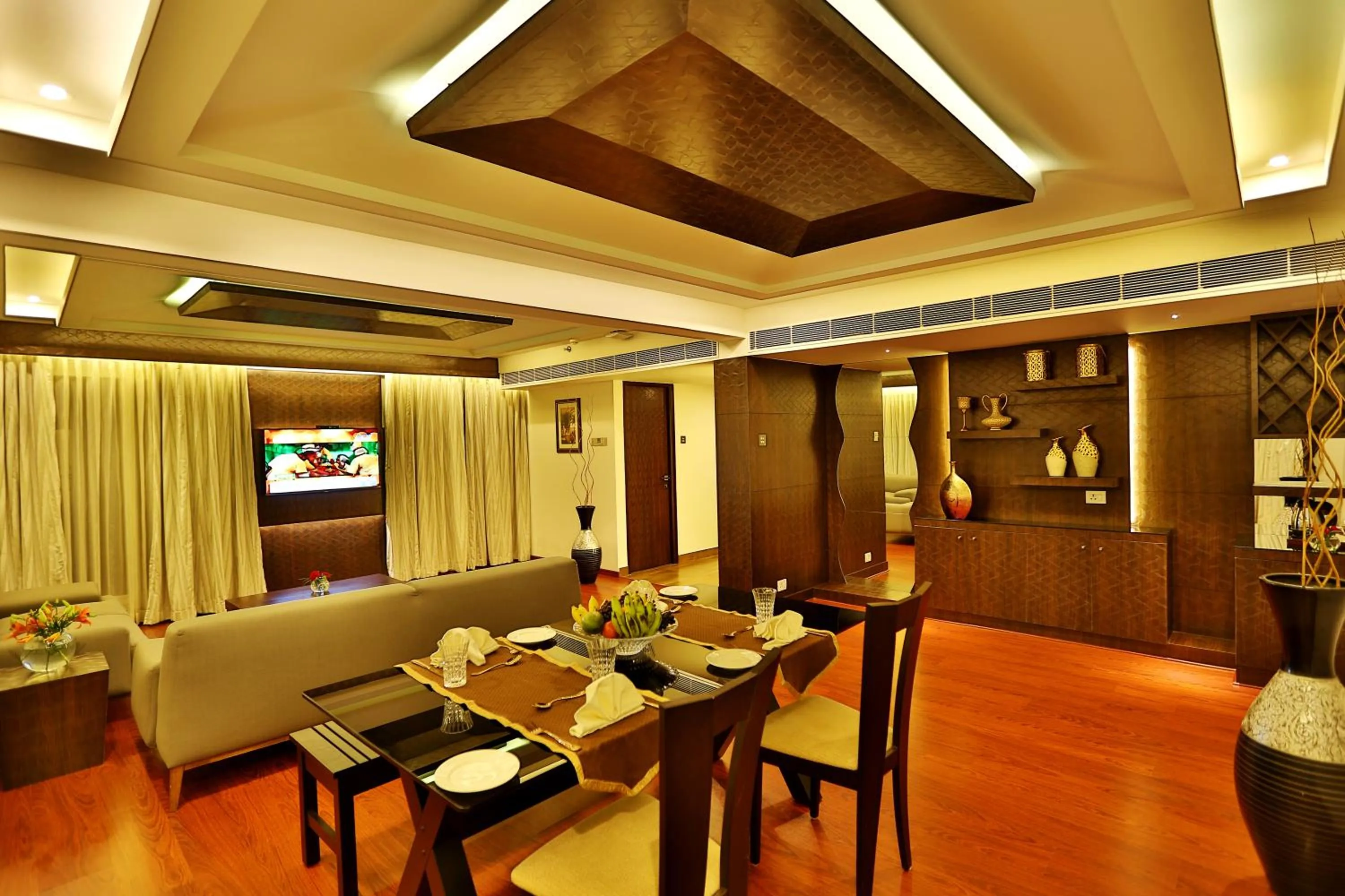 Dining area in Olive Downtown