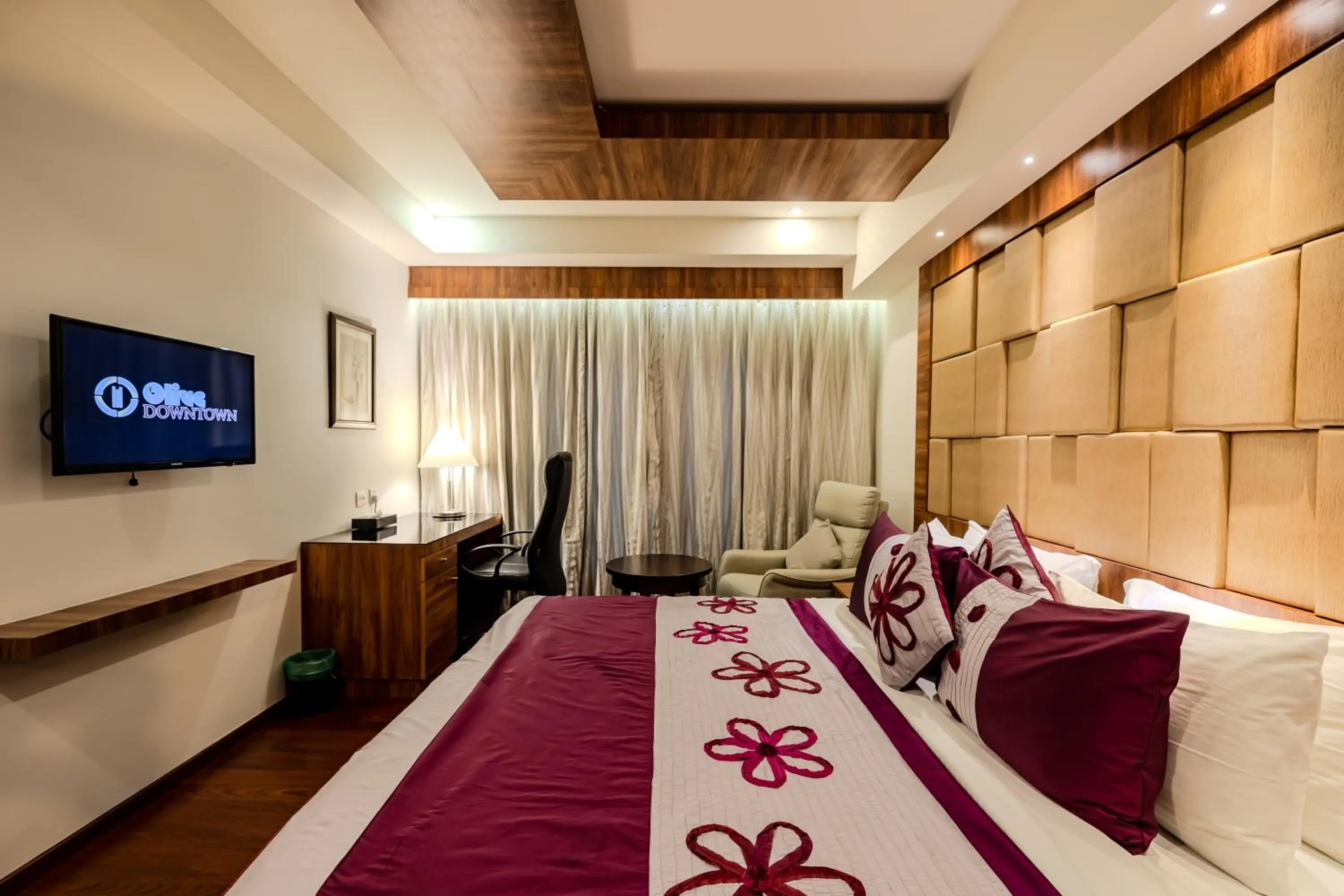 Bedroom, Bed in Olive Downtown