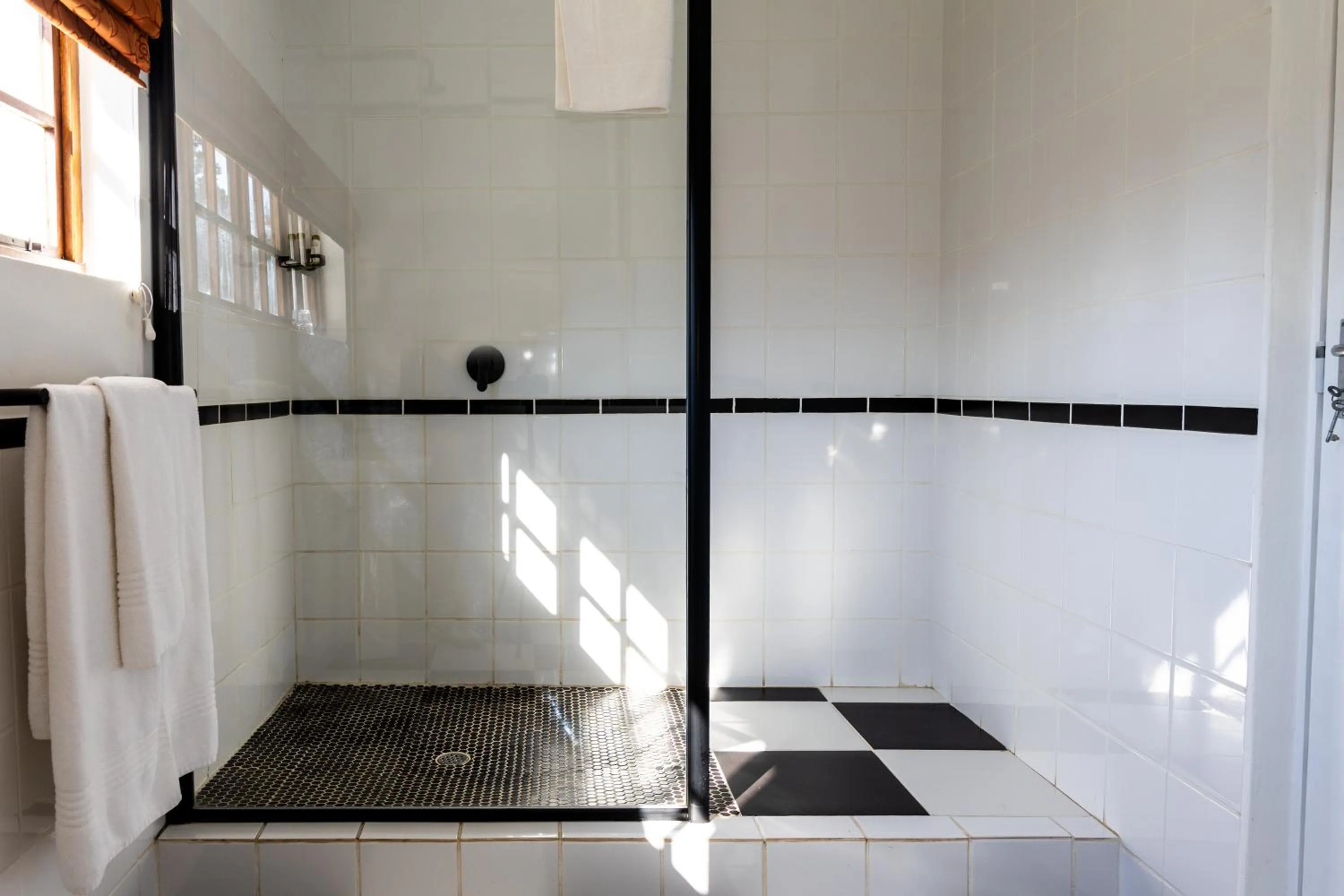 Bathroom in Himeville Arms