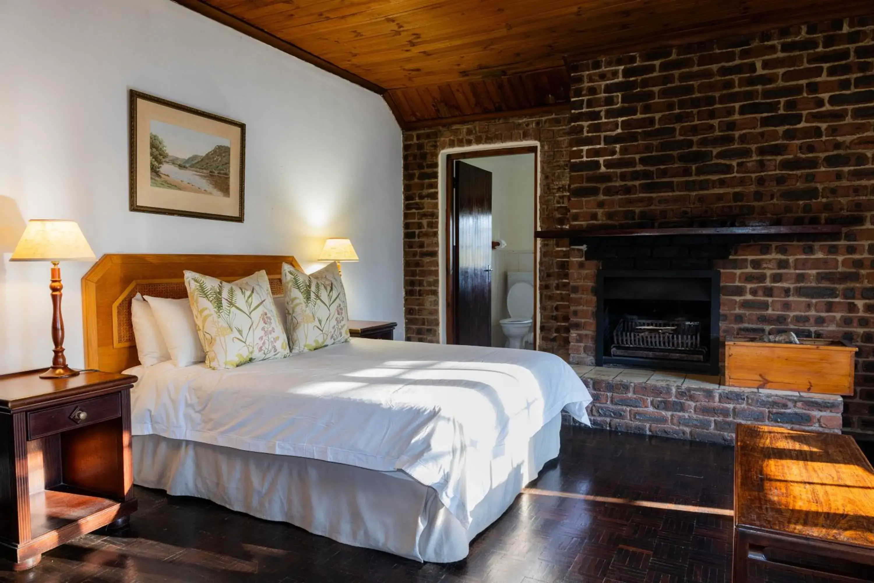 Family Double Room - single occupancy in Himeville Arms Family Double Room - single occupancy in Himeville Arms