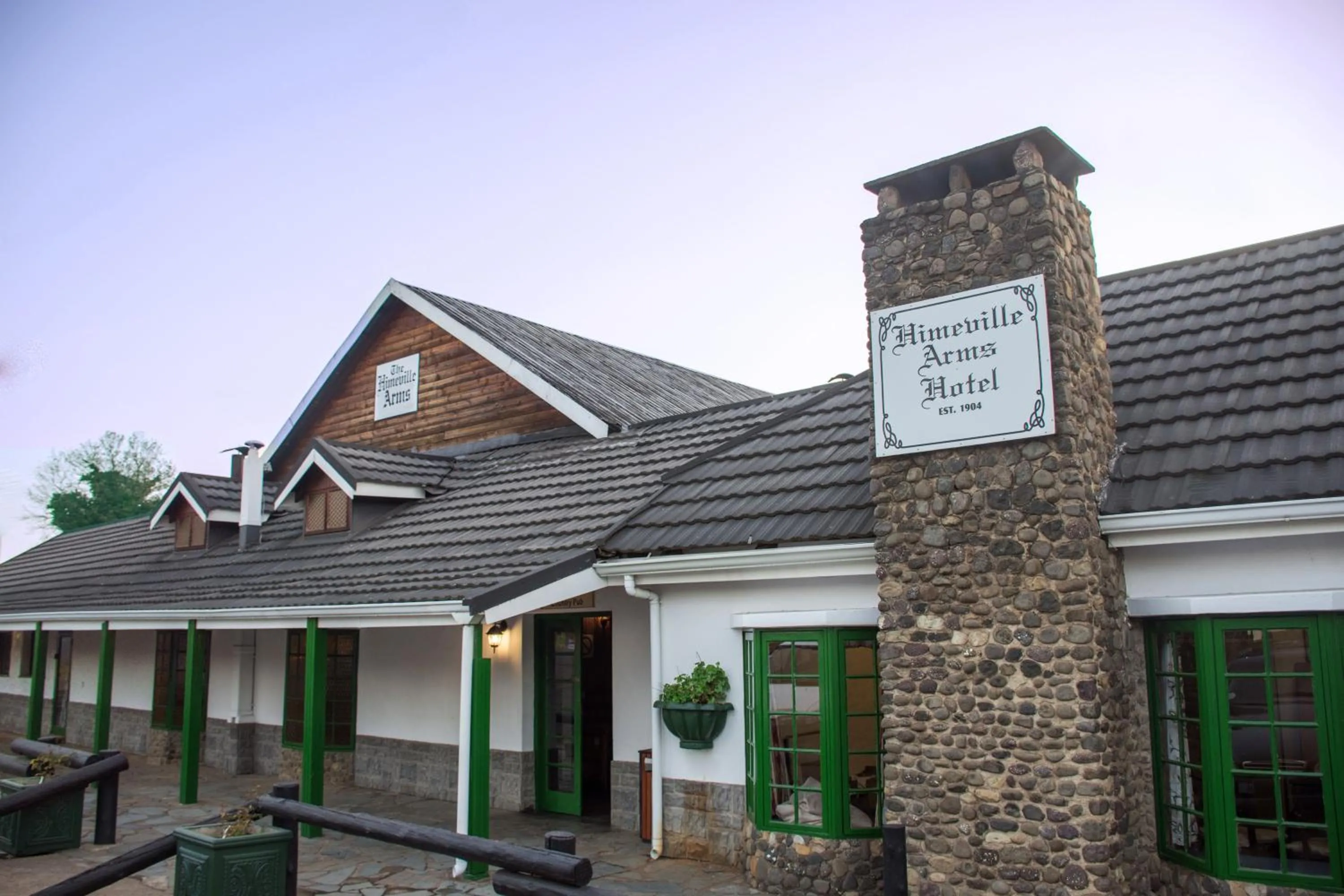 Property building in Himeville Arms