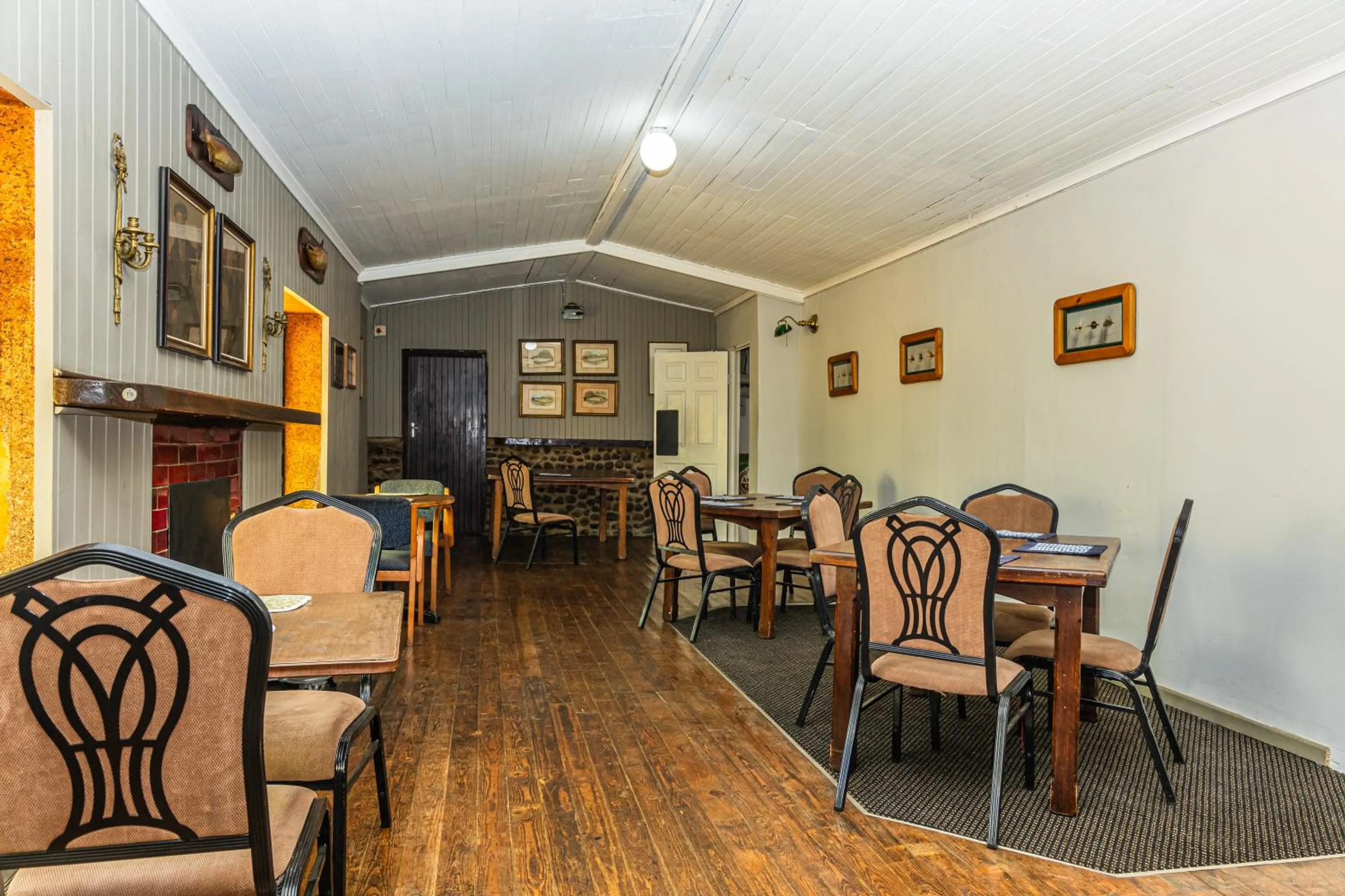 Restaurant/places to eat in Himeville Arms