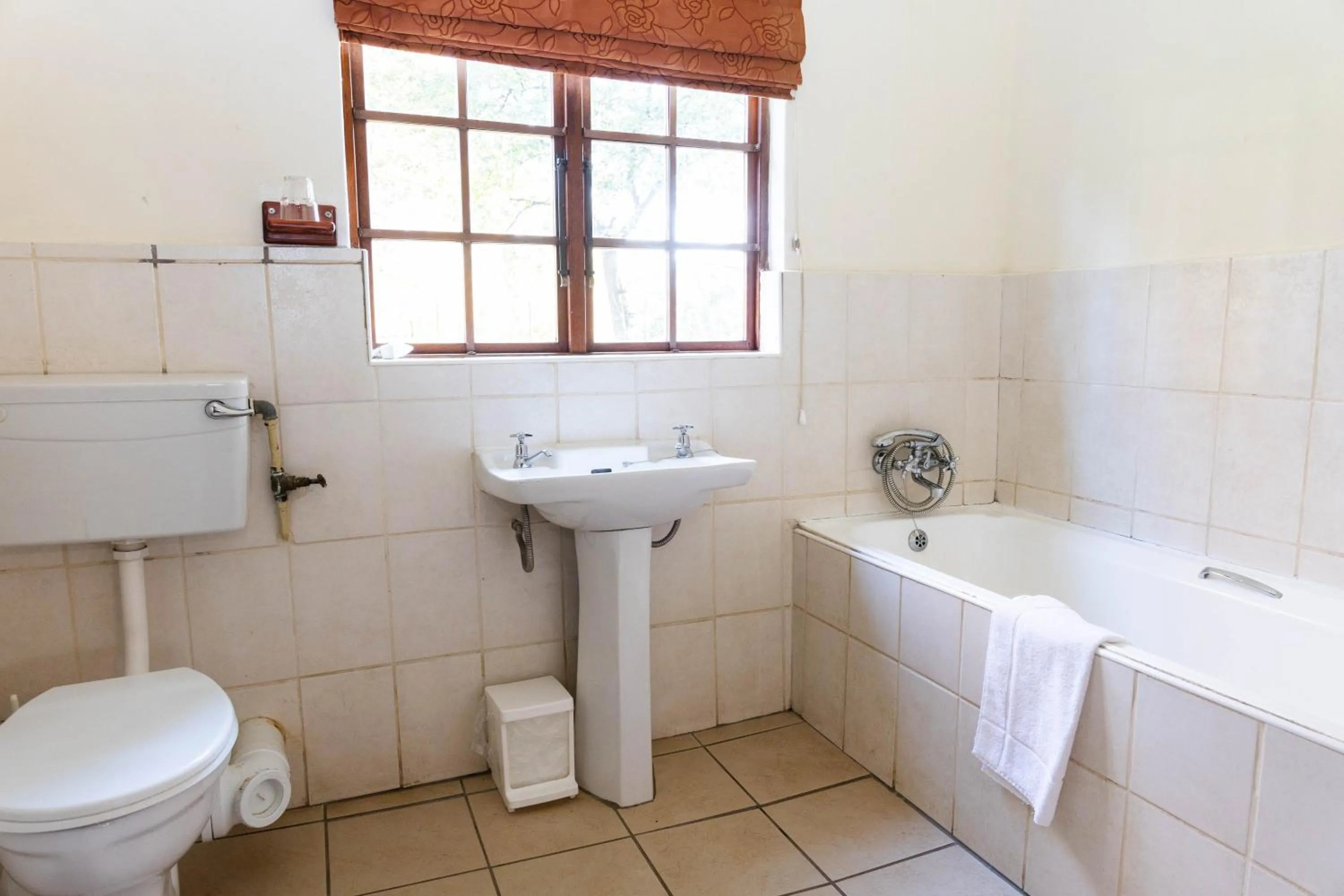 Bathroom in Himeville Arms