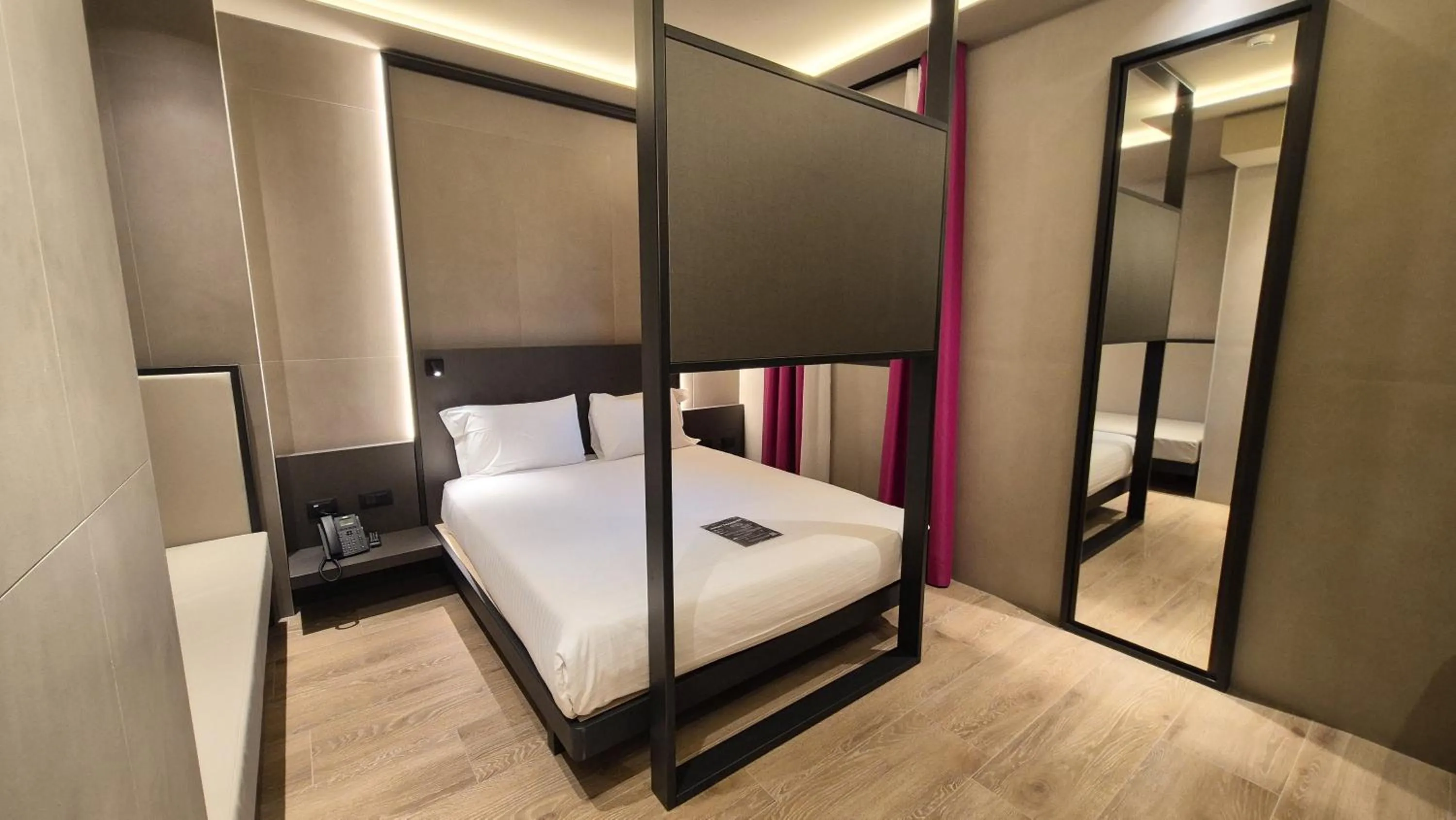 Bedroom, Bed in Kira Suites Hotel Milano