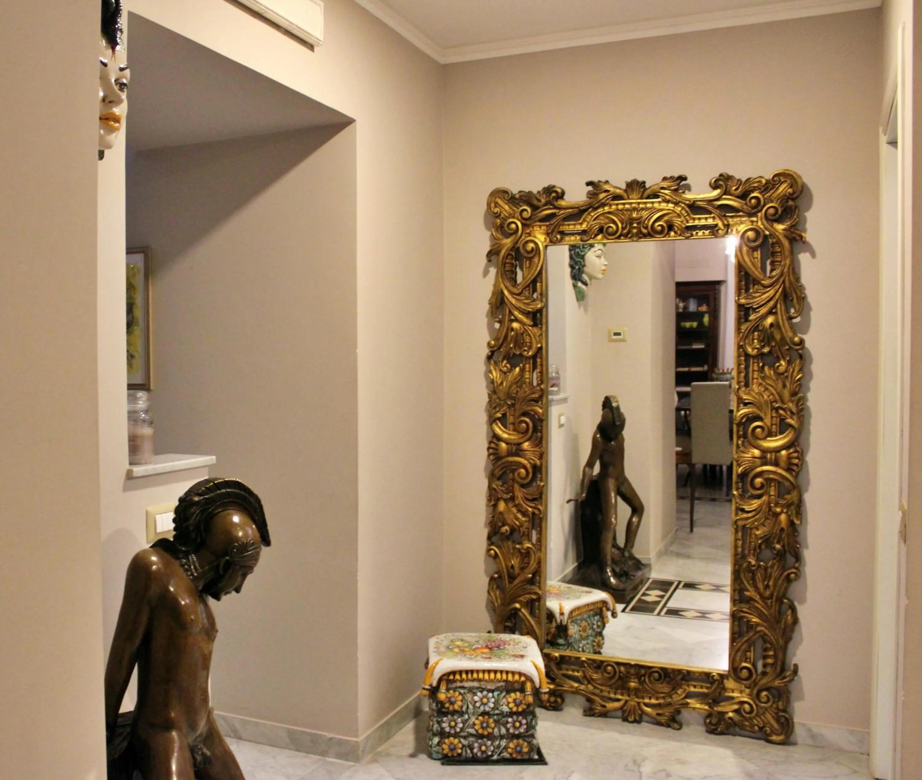 Decorative detail in Barocco B&B