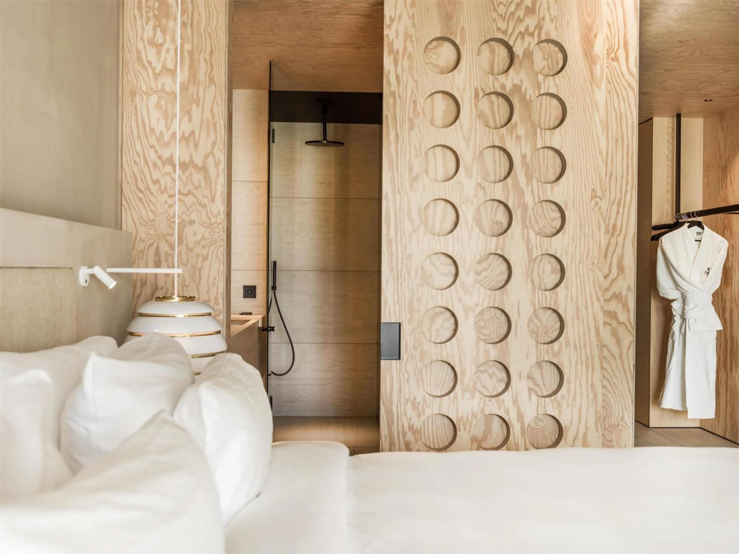 Bedroom, Bed in Radisson Collection The National Hotel, Brussels