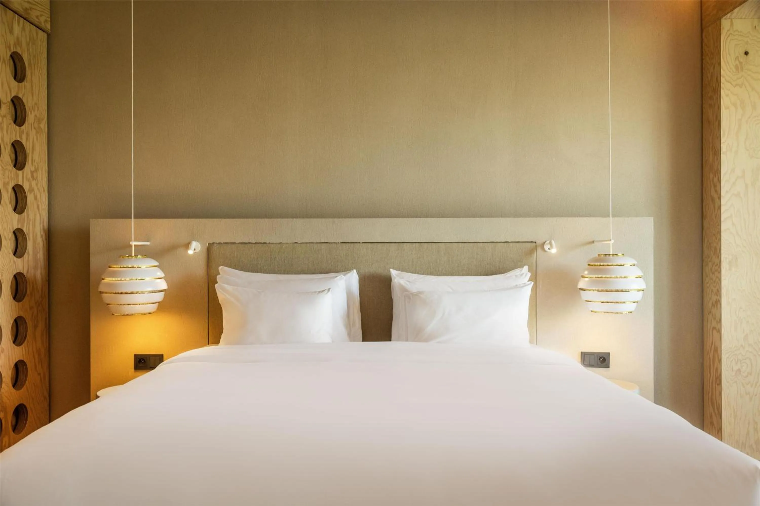 Bedroom, Bed in Radisson Collection The National Hotel, Brussels