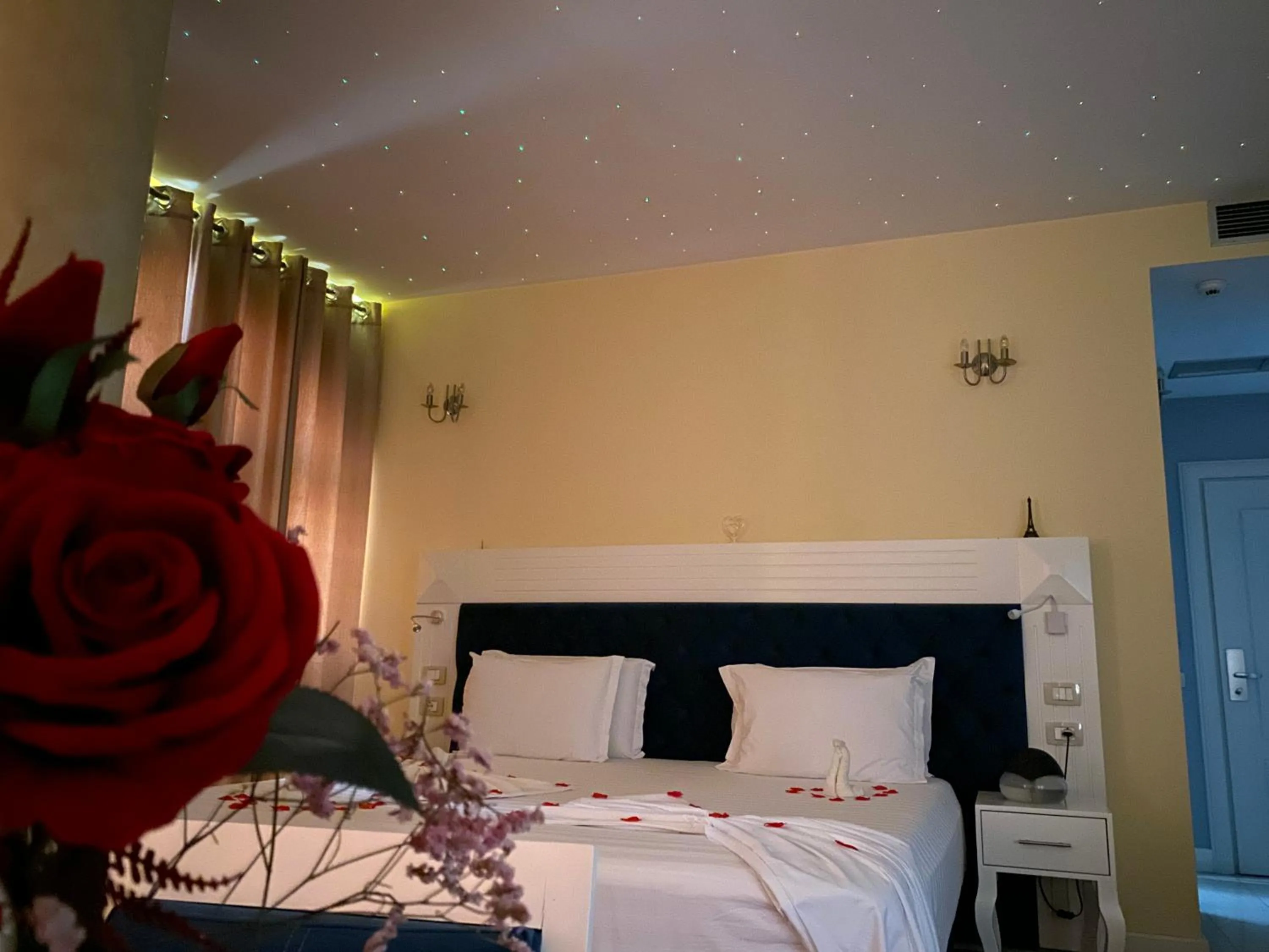 Bed in The Red Bricks Hotel