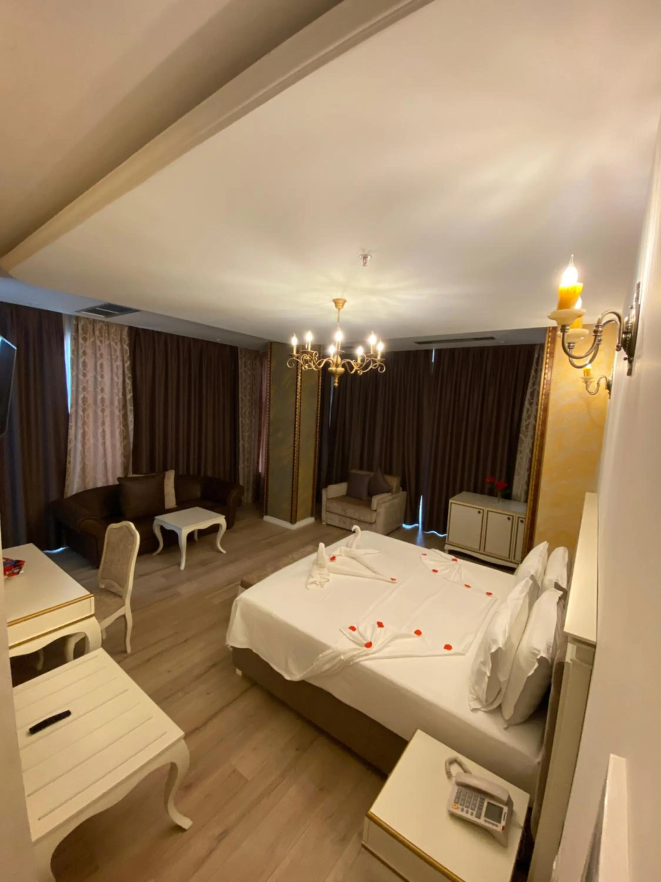 Photo of the whole room, Bed in The Red Bricks Hotel