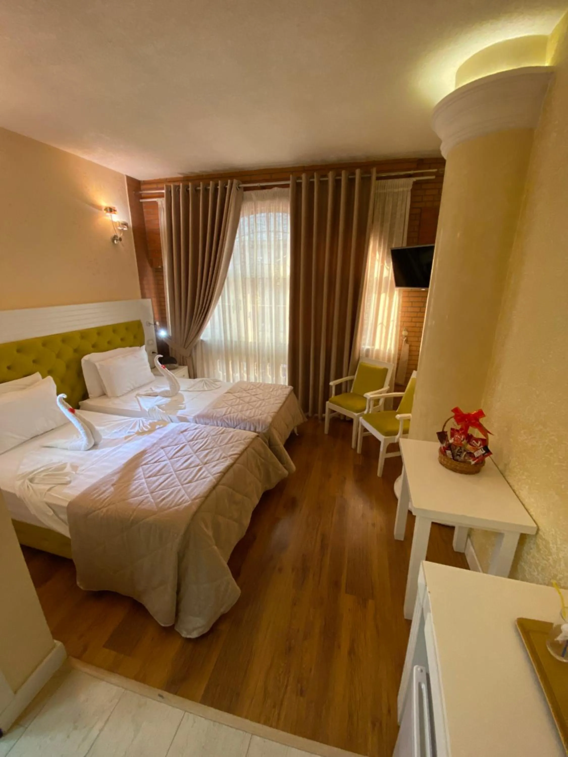 Photo of the whole room, Bed in The Red Bricks Hotel