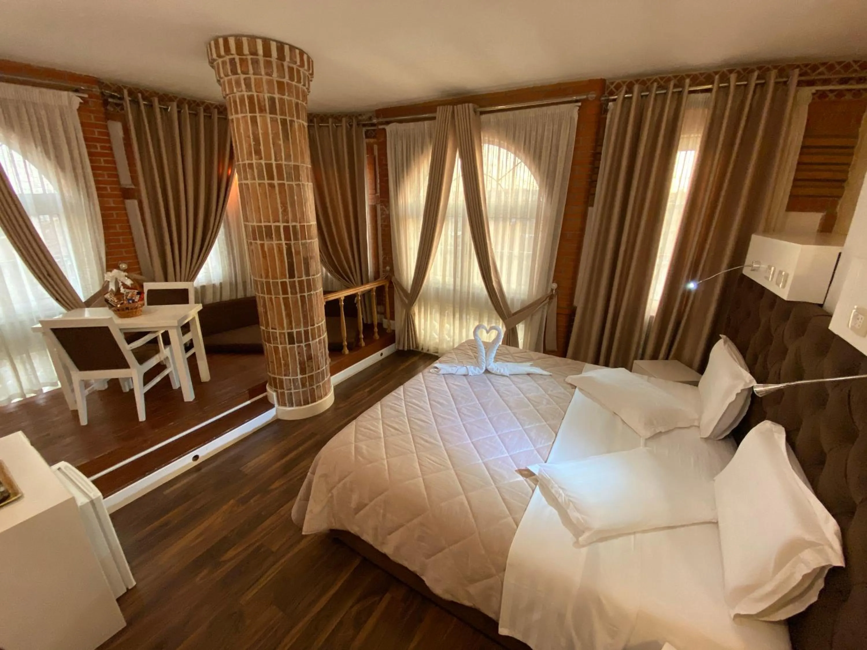 Photo of the whole room, Bed in The Red Bricks Hotel