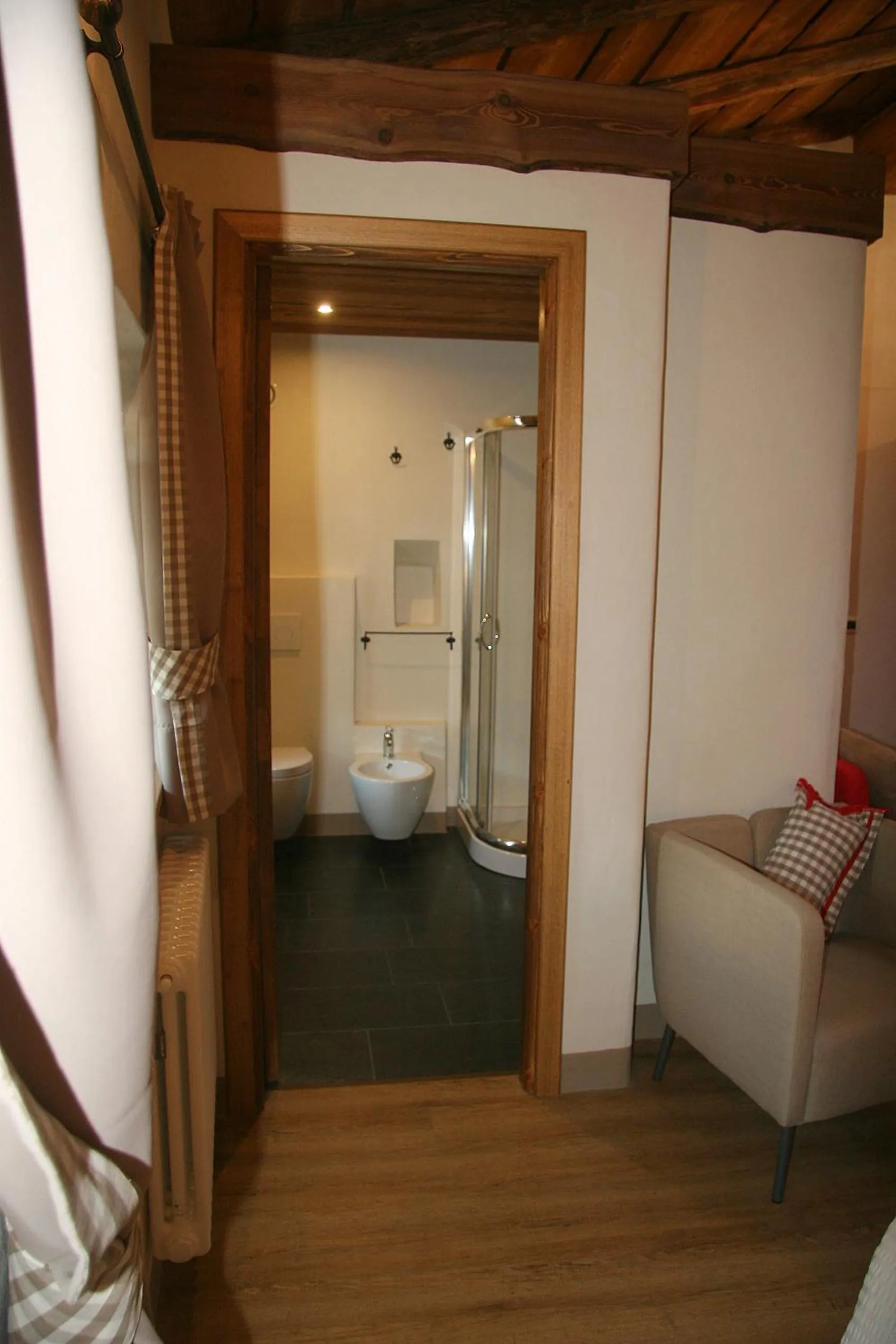 Bathroom in Ostello del Castello Tirano