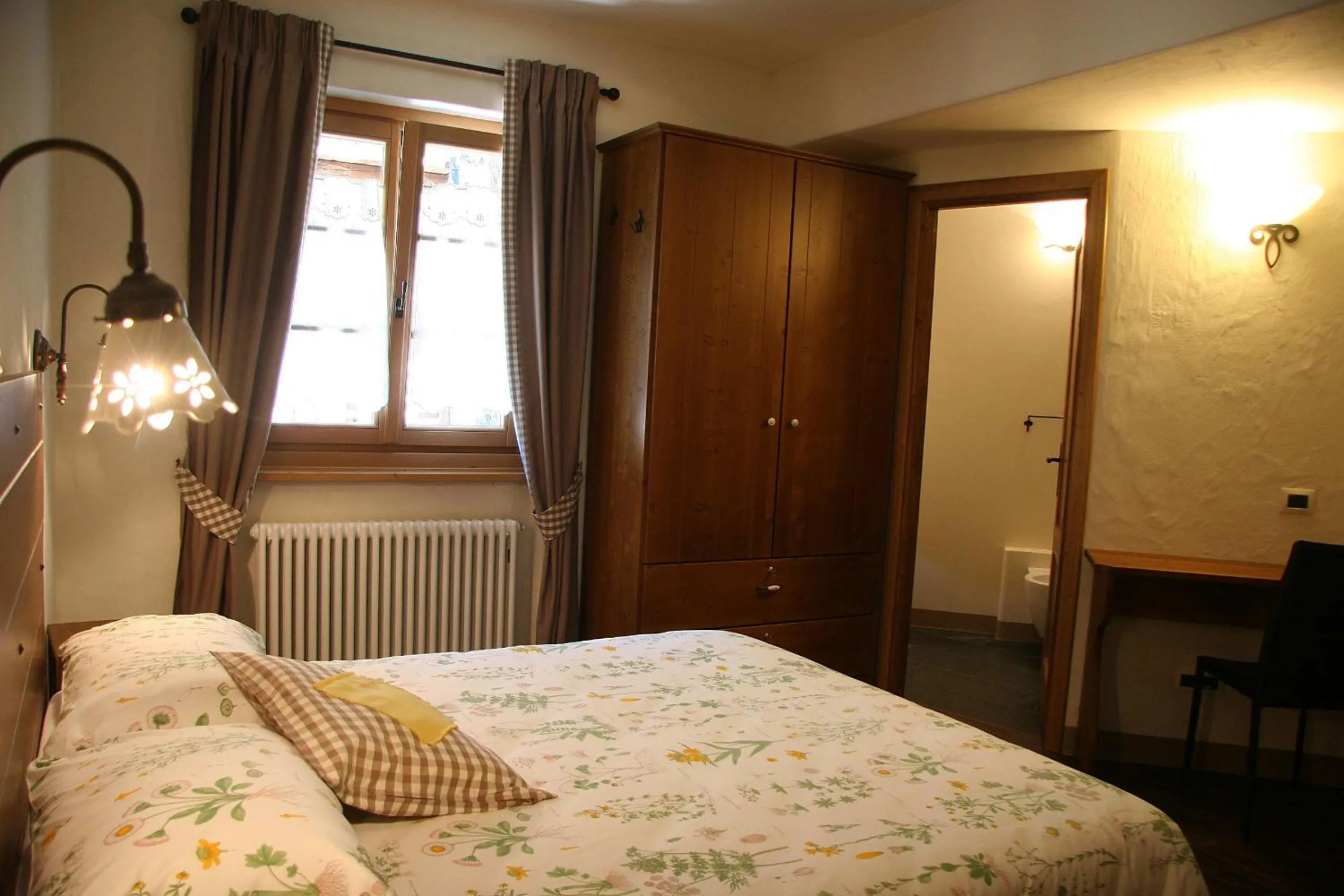 Photo of the whole room, Bed in Ostello del Castello Tirano