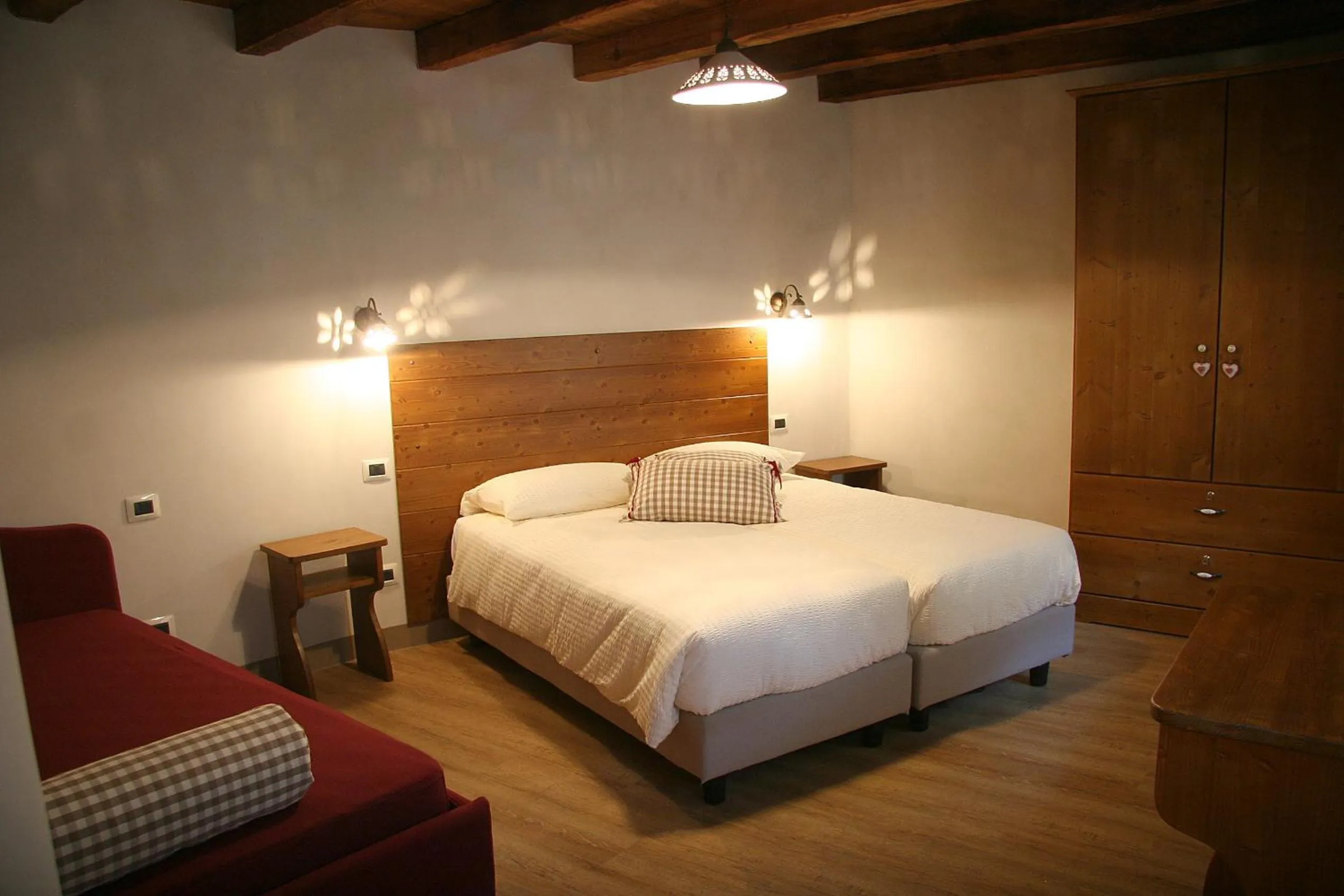 Photo of the whole room, Bed in Ostello del Castello Tirano