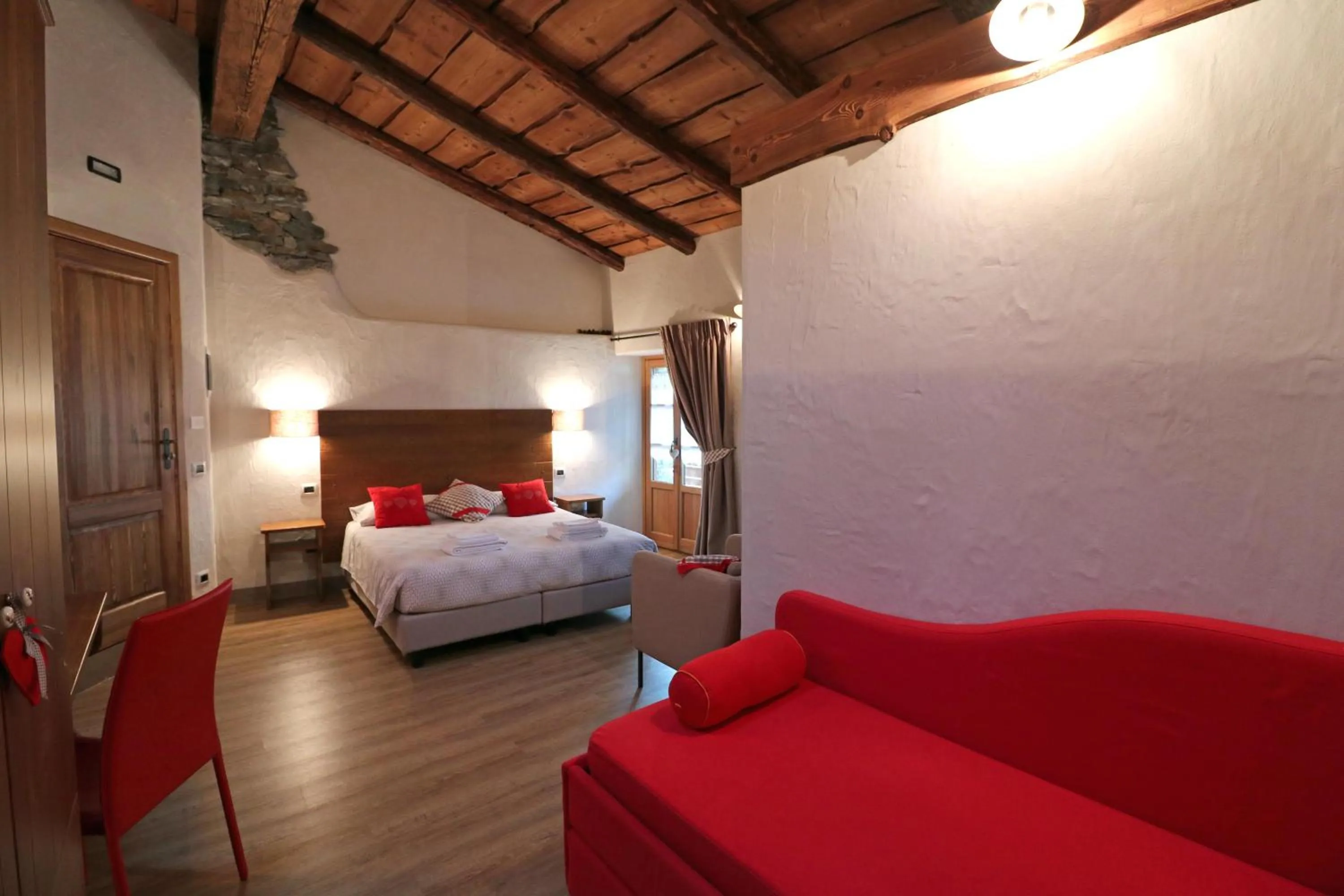 Photo of the whole room, Bed in Ostello del Castello Tirano