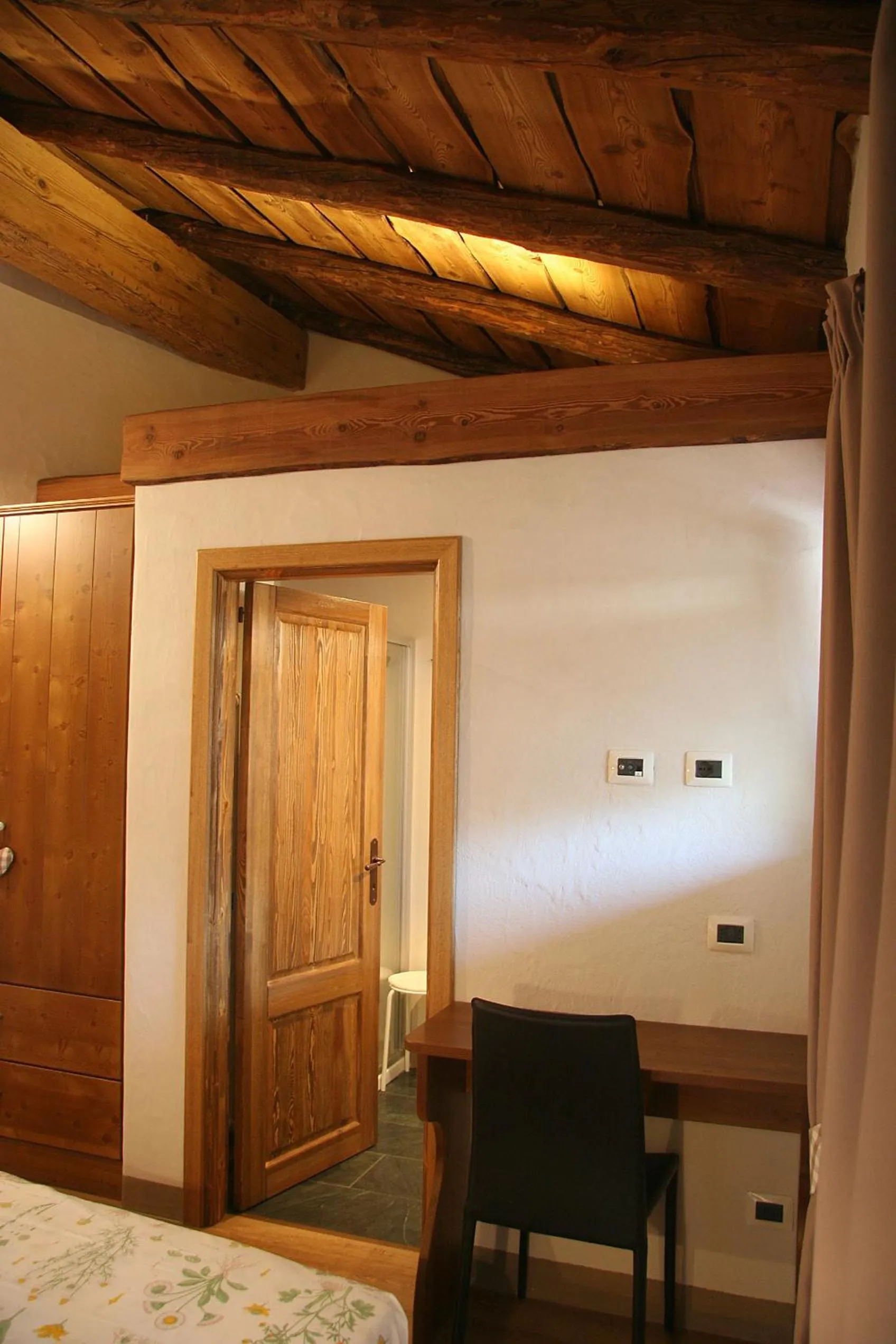 Decorative detail in Ostello del Castello Tirano