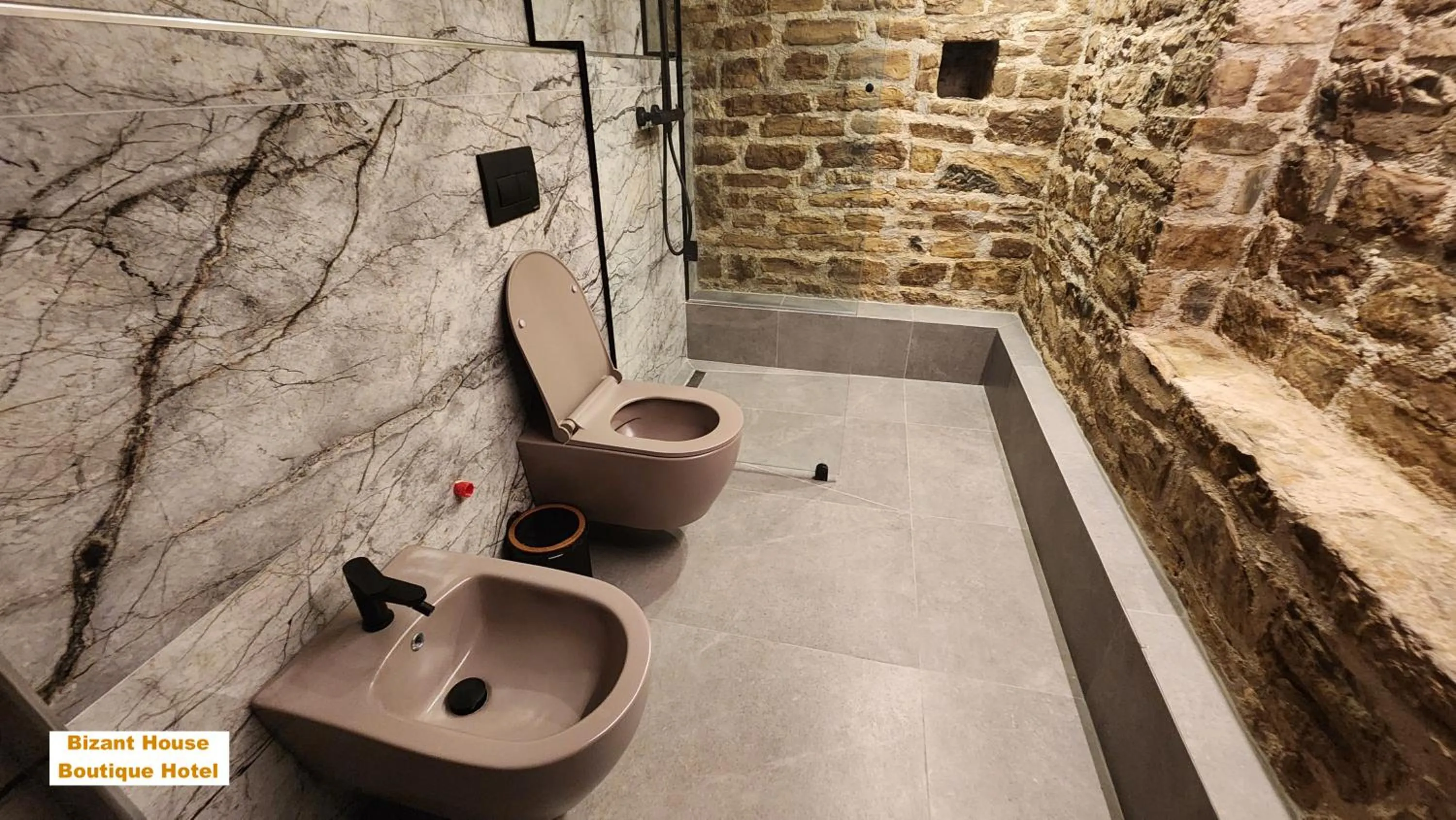 Shower in Bizant House Boutique Hotel