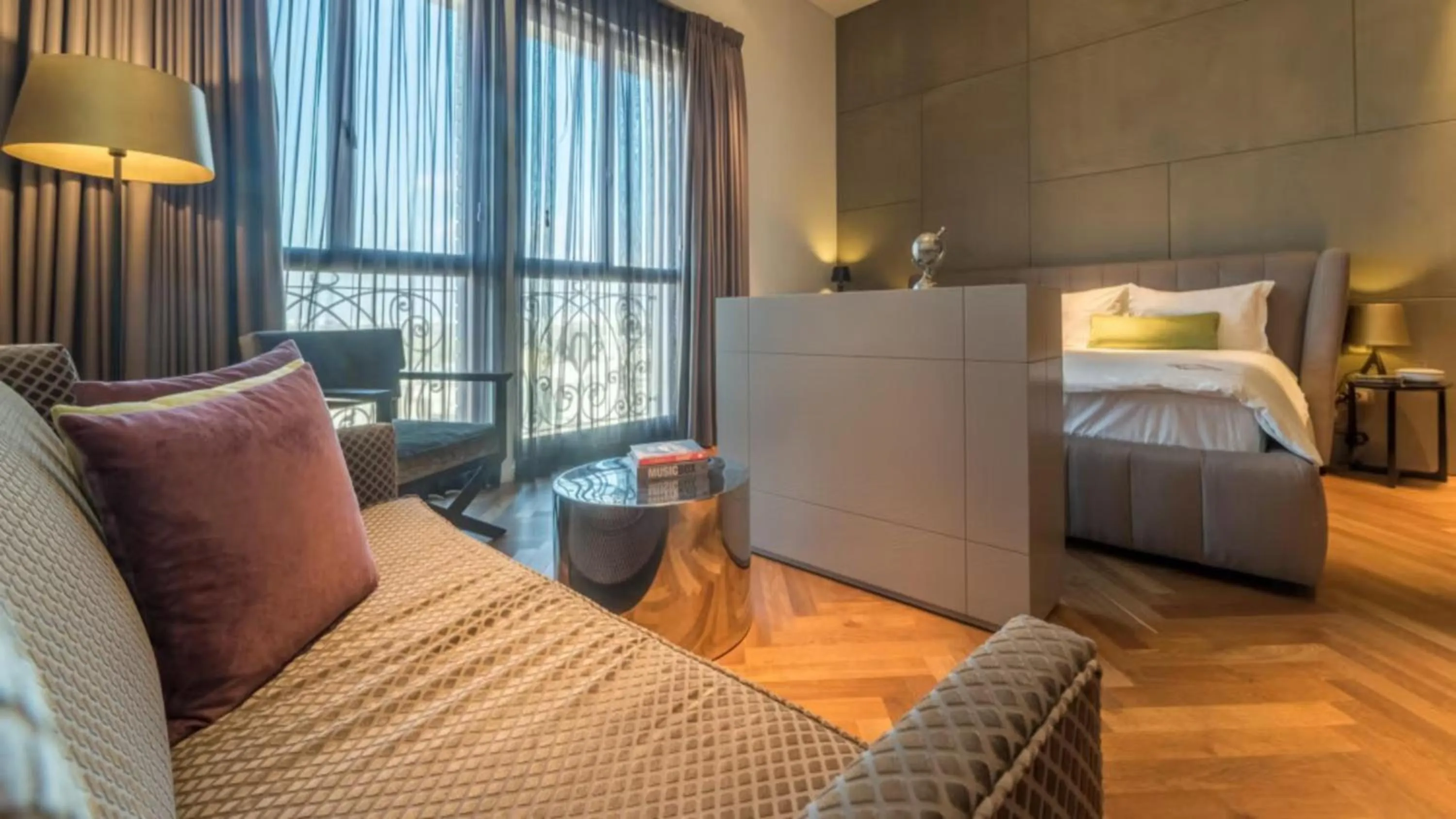 Photo of the whole room, Bed in Hotel Indigo Bridgetown Barbados by IHG