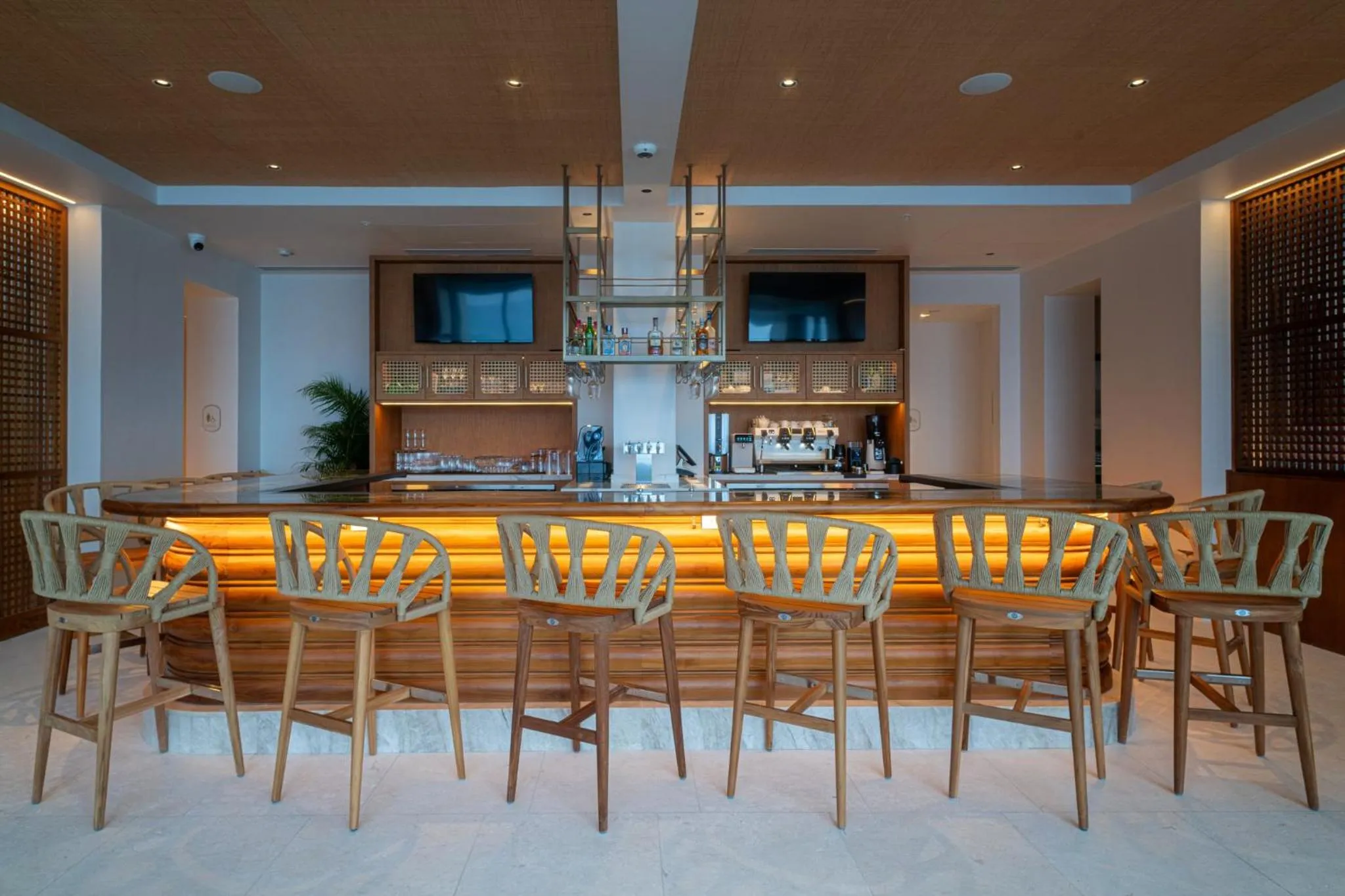 Lounge or bar in Hotel Indigo Bridgetown Barbados by IHG