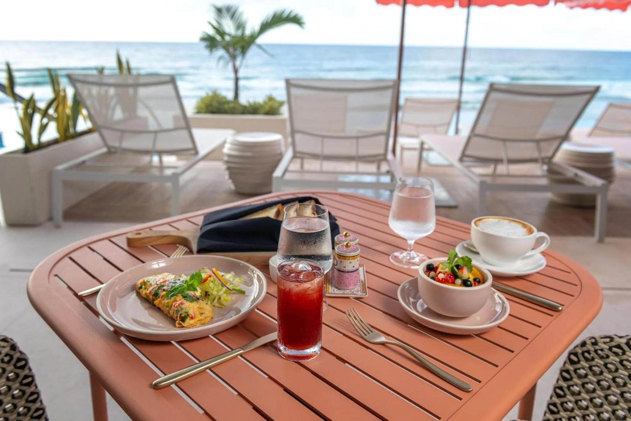 Restaurant/places to eat in Hotel Indigo Bridgetown Barbados by IHG