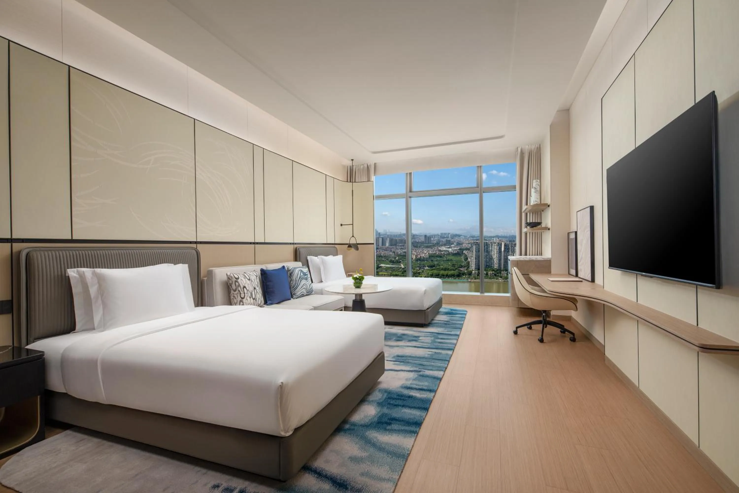 Bedroom, Bed in Crowne Plaza Guangzhou Window of Canton