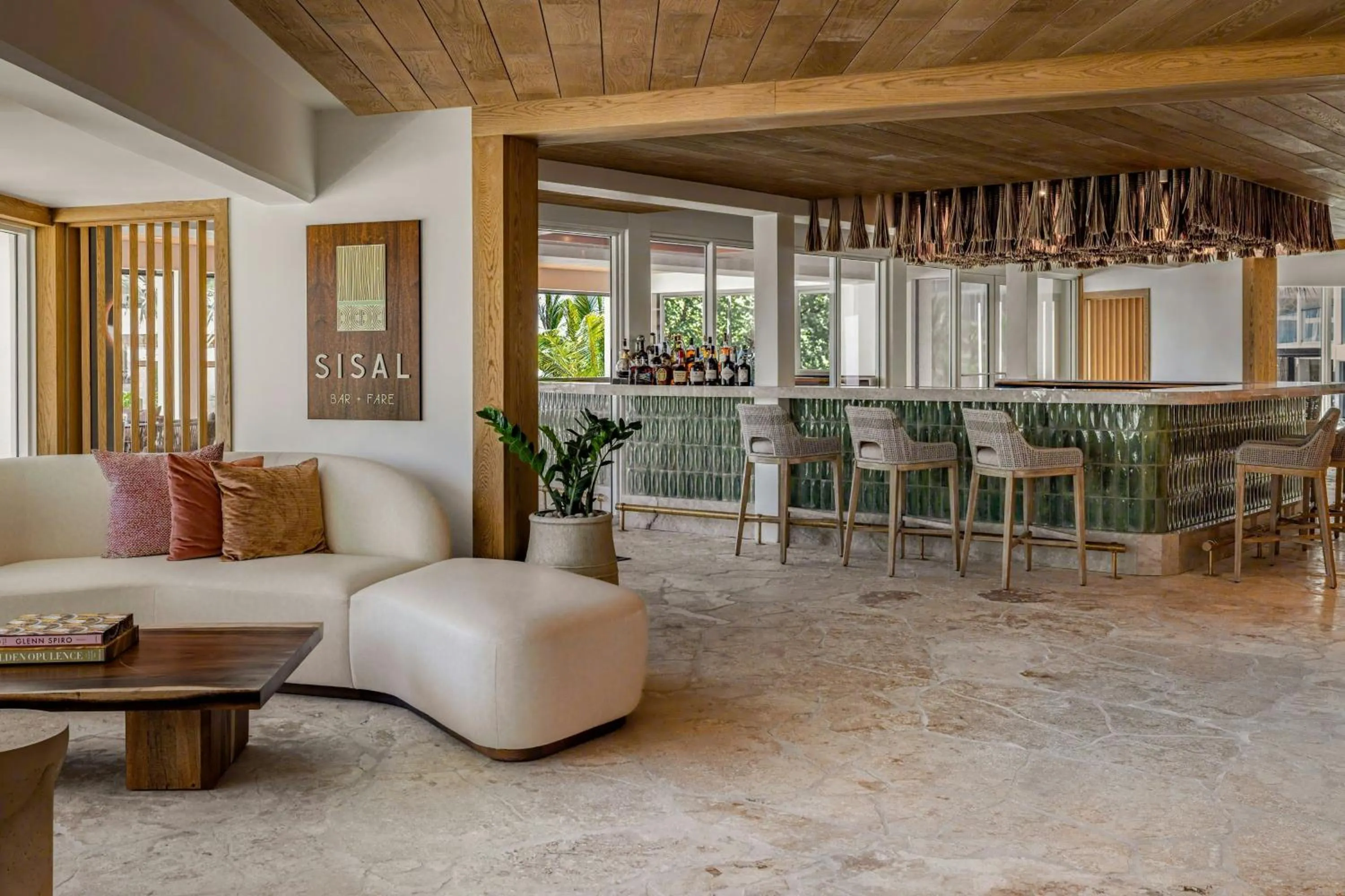 Lounge or bar in Salterra, a Luxury Collection Resort & Spa, South Caicos