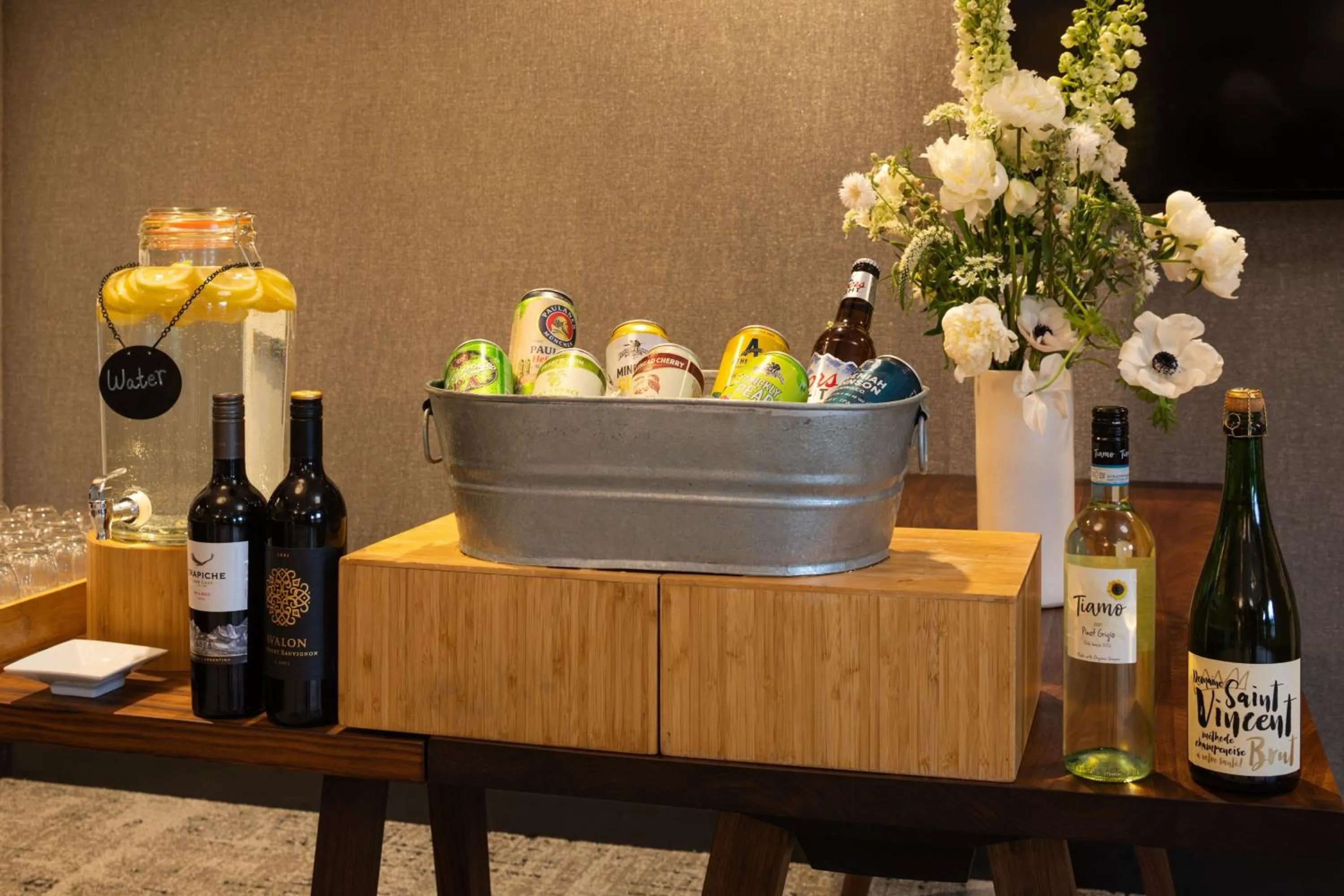 Lounge or bar in Element Bozeman