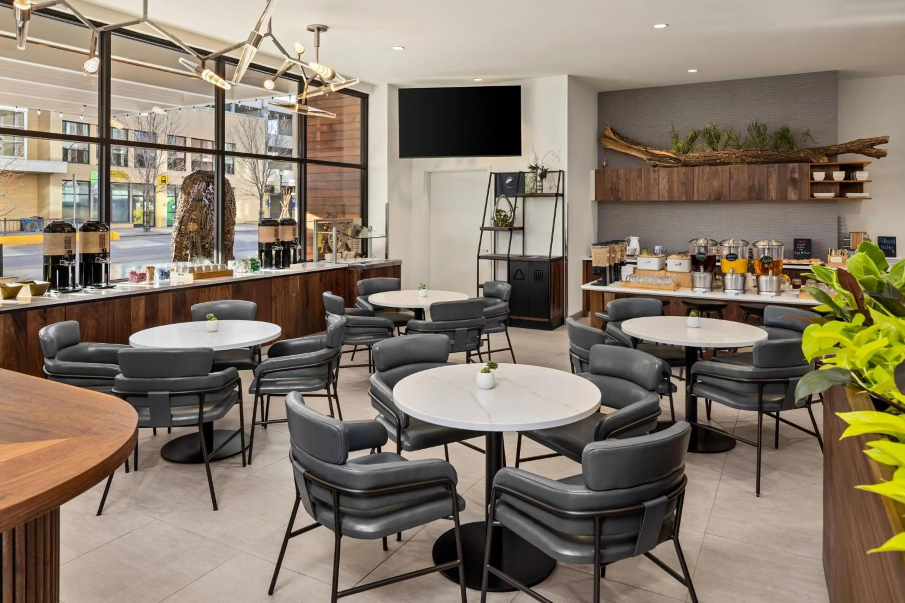 Restaurant/places to eat in Element Bozeman