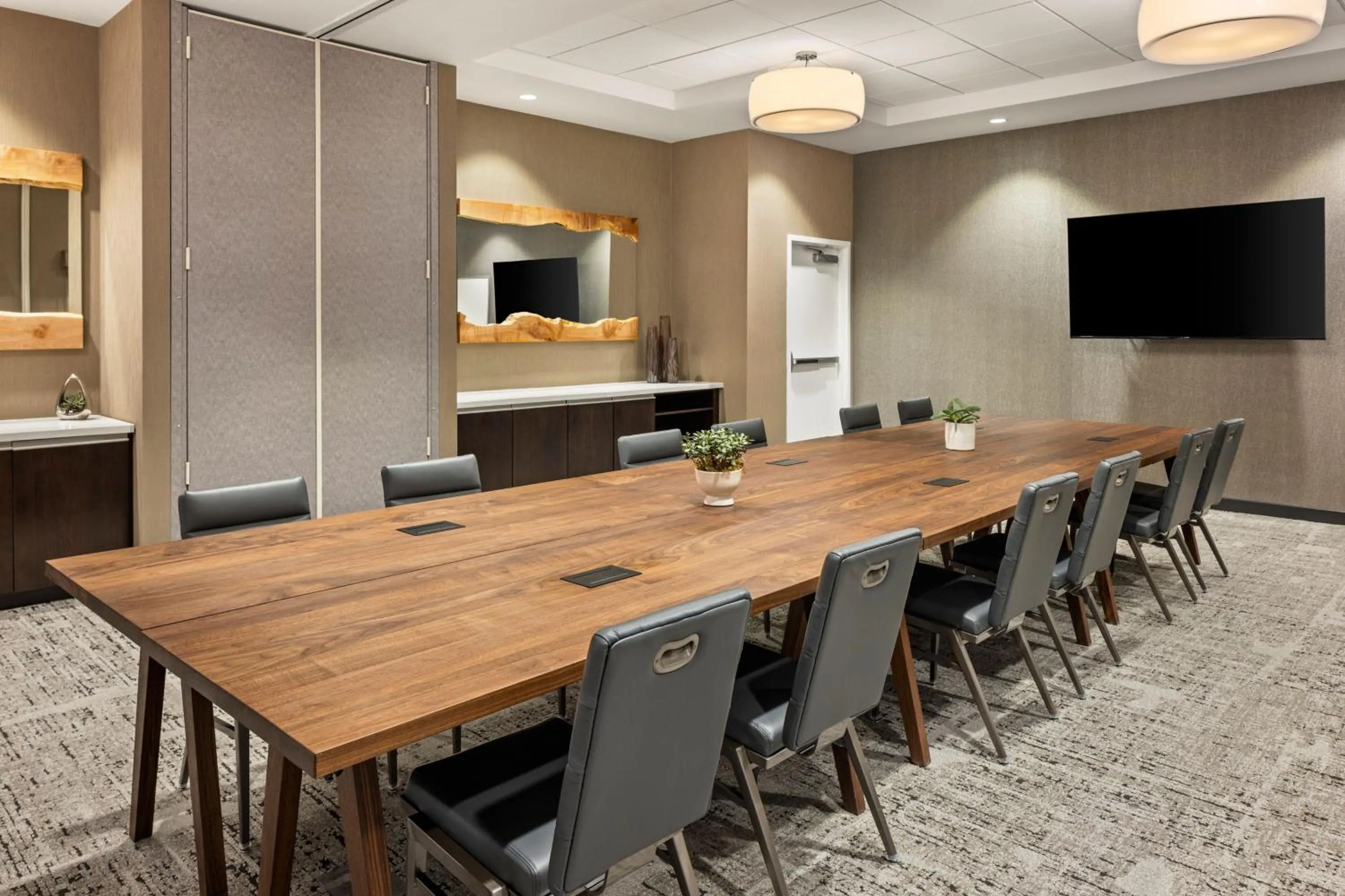 Meeting/conference room in Element Bozeman