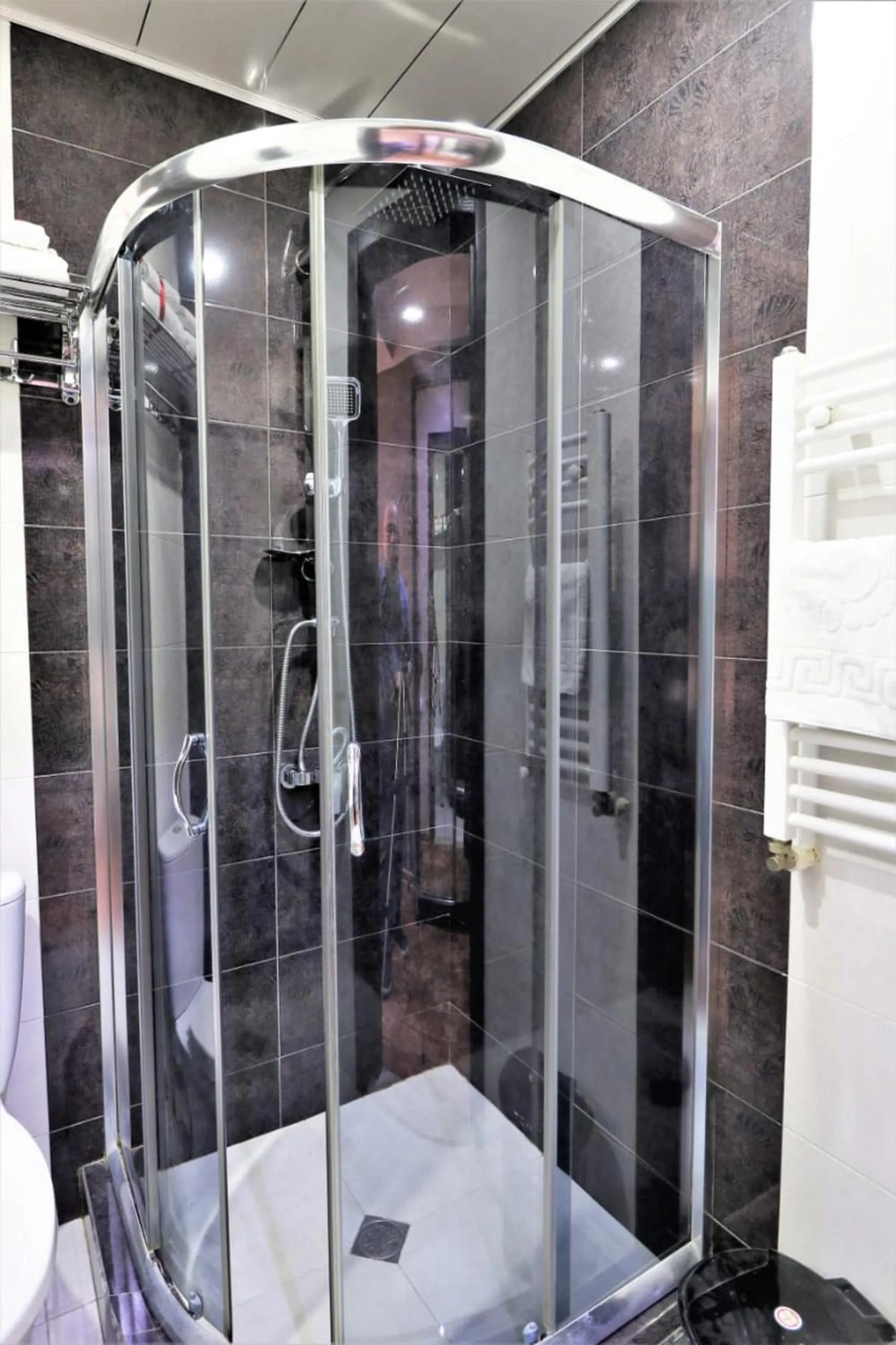 Shower in East Gate Boutique Hotel