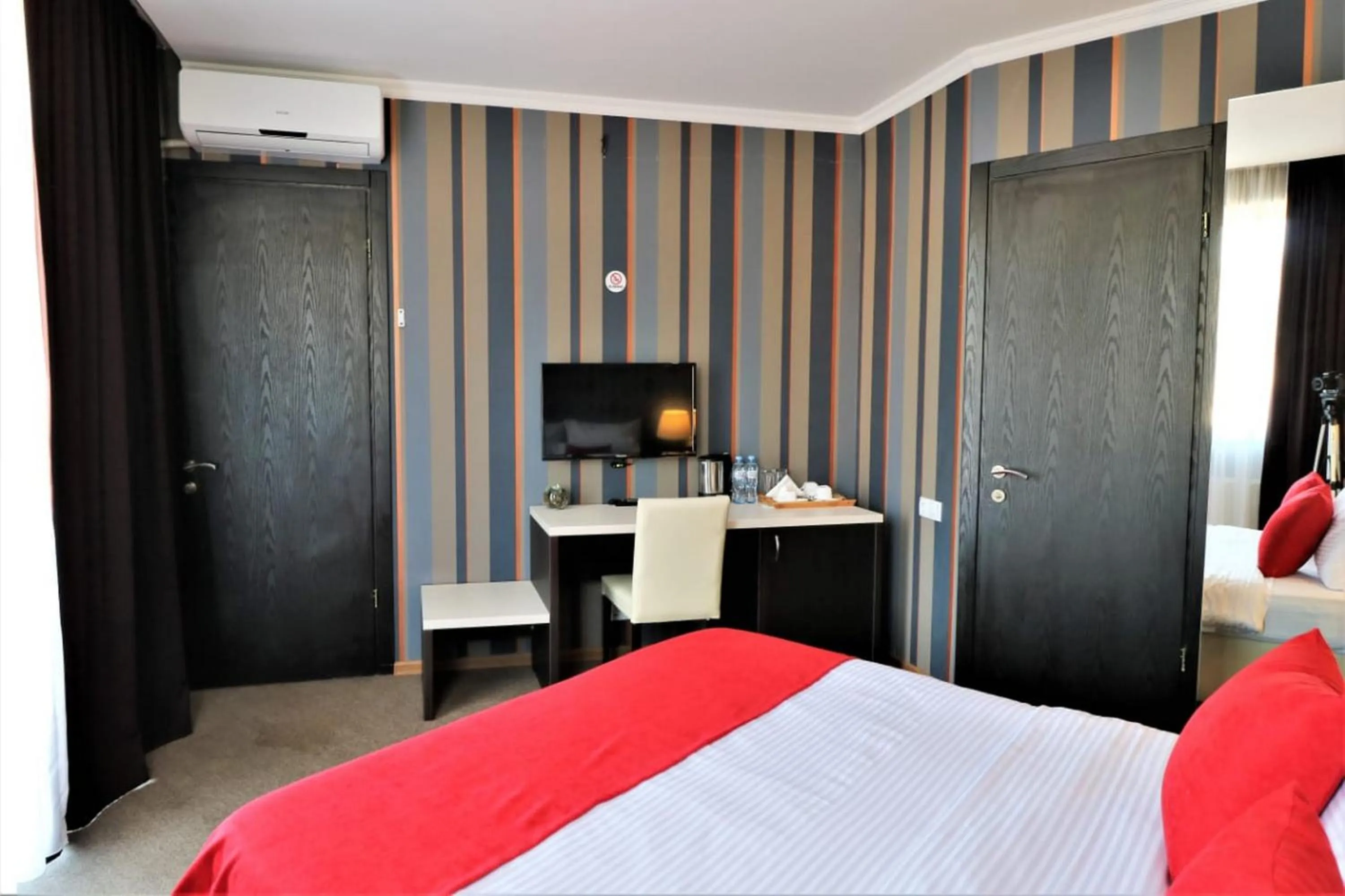 TV and multimedia, Bed in East Gate Boutique Hotel