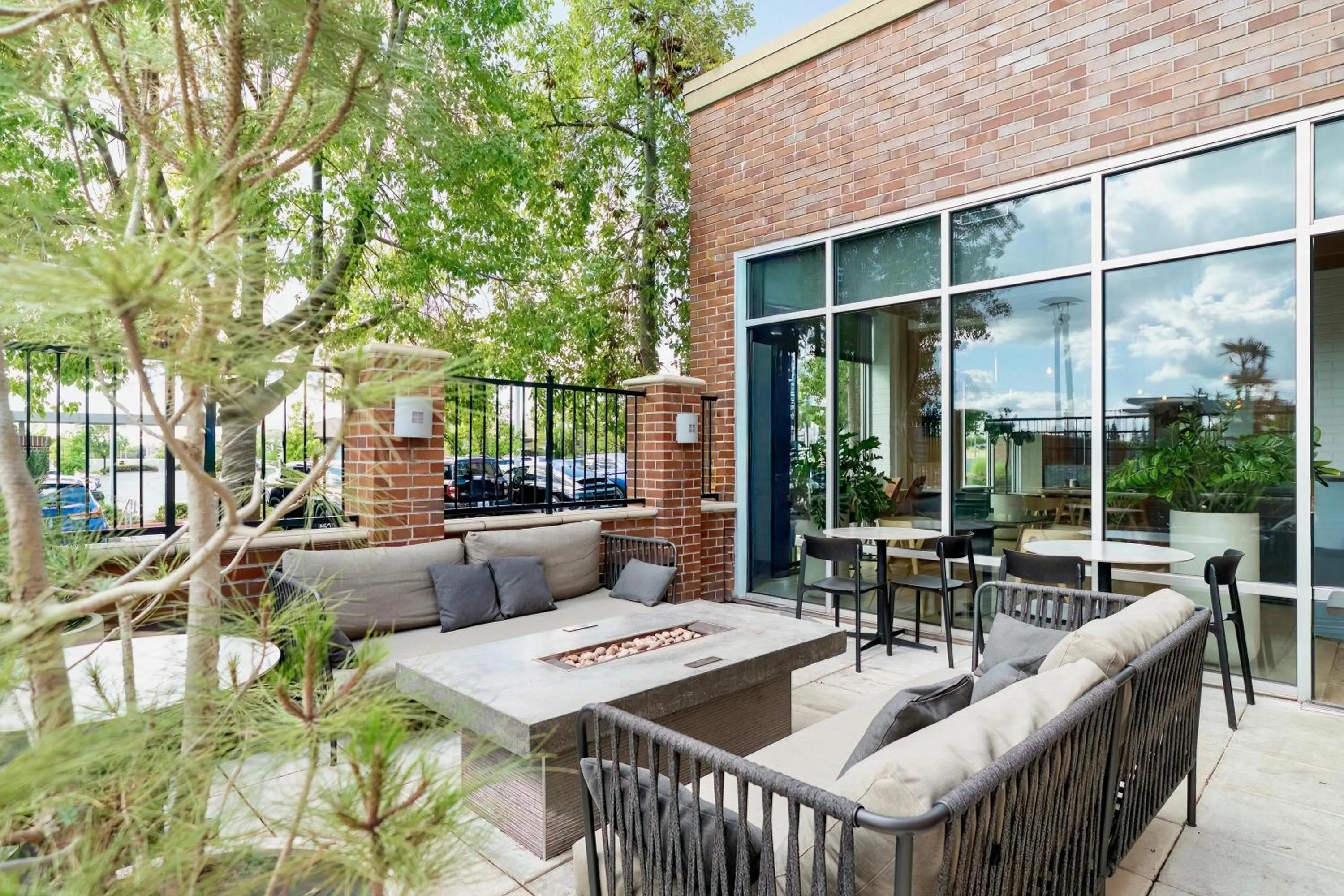 Patio in Hyatt Place Sacramento Roseville