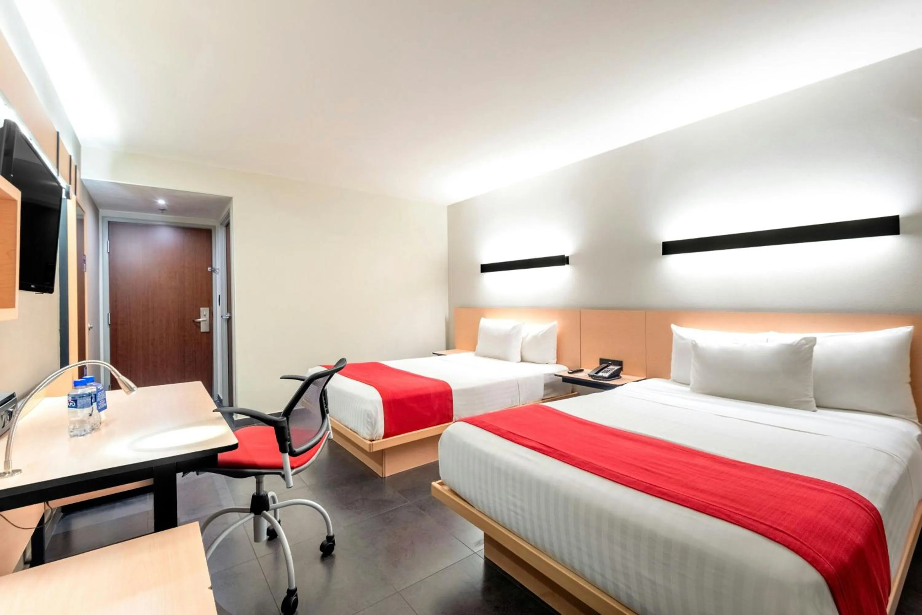 Photo of the whole room, Bed in City Express by Marriott Tuxpan