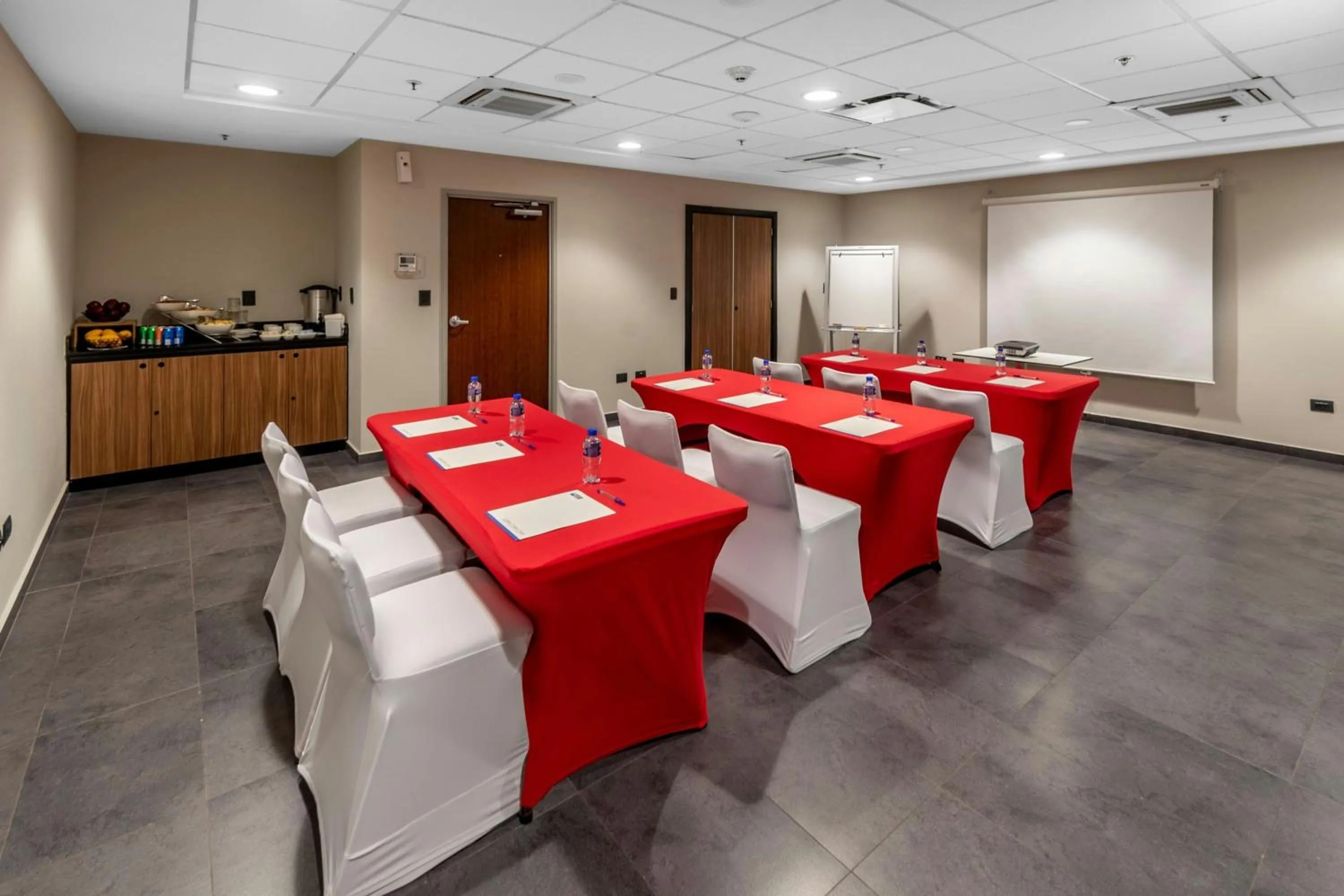 Meeting/conference room in City Express by Marriott Tuxpan