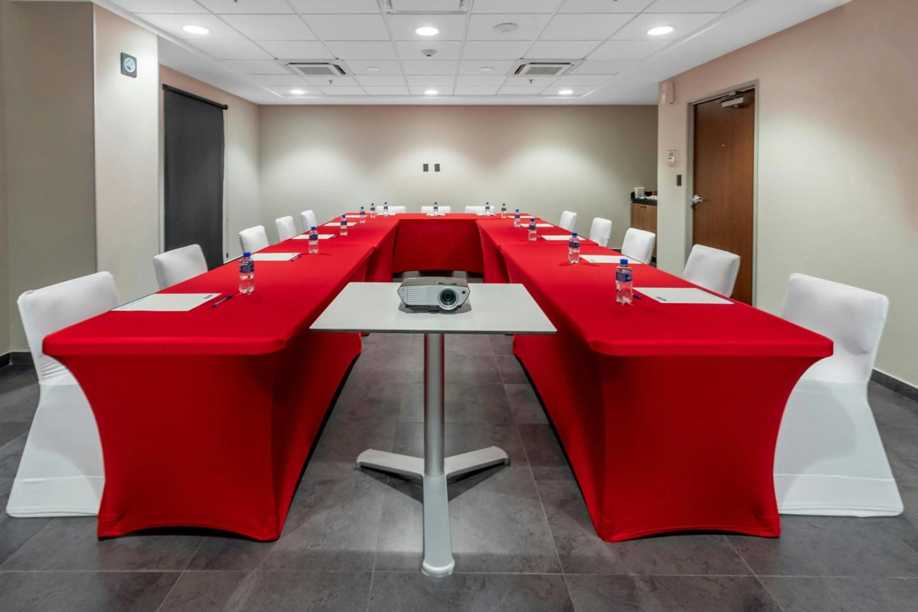 Meeting/conference room in City Express by Marriott Tuxpan