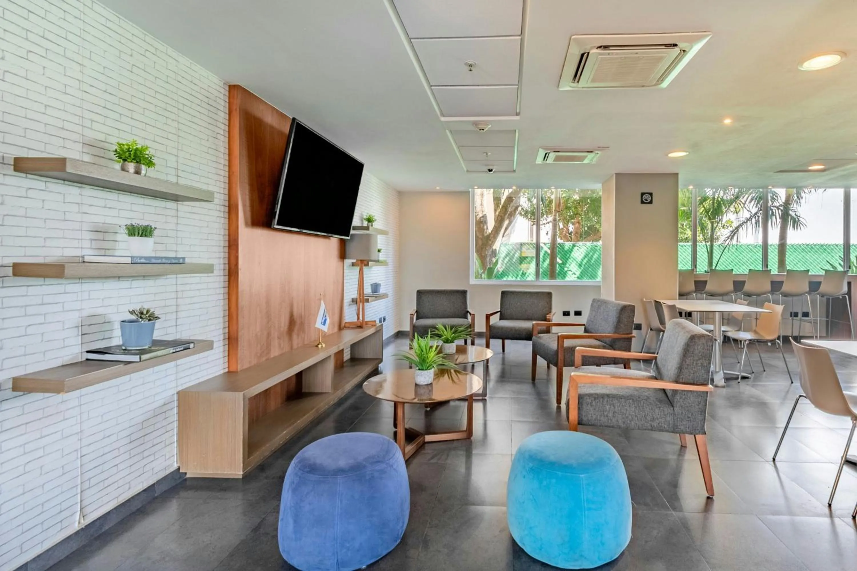 Living room in City Express by Marriott Tuxpan