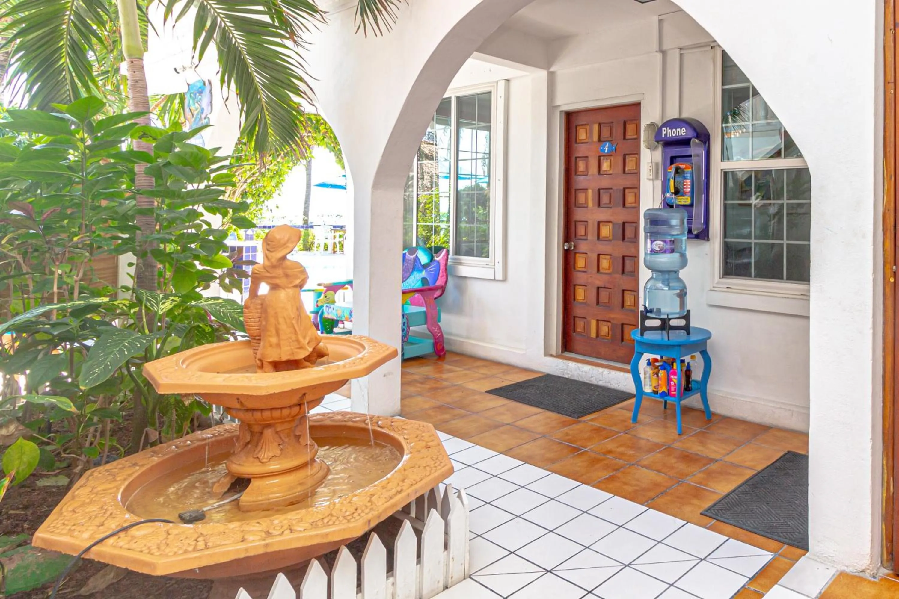 Inner courtyard view in Blue Tang Inn