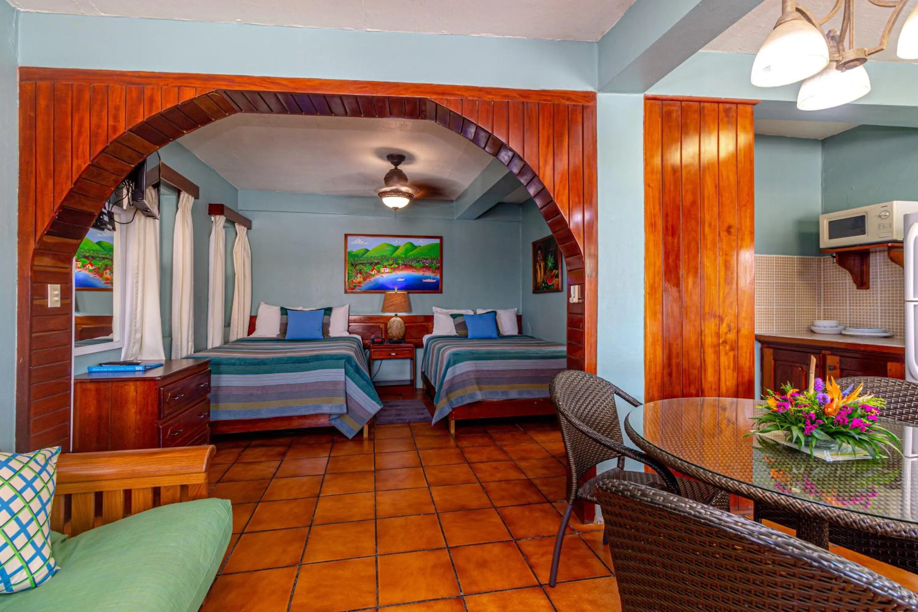 Bedroom, Bed in Blue Tang Inn