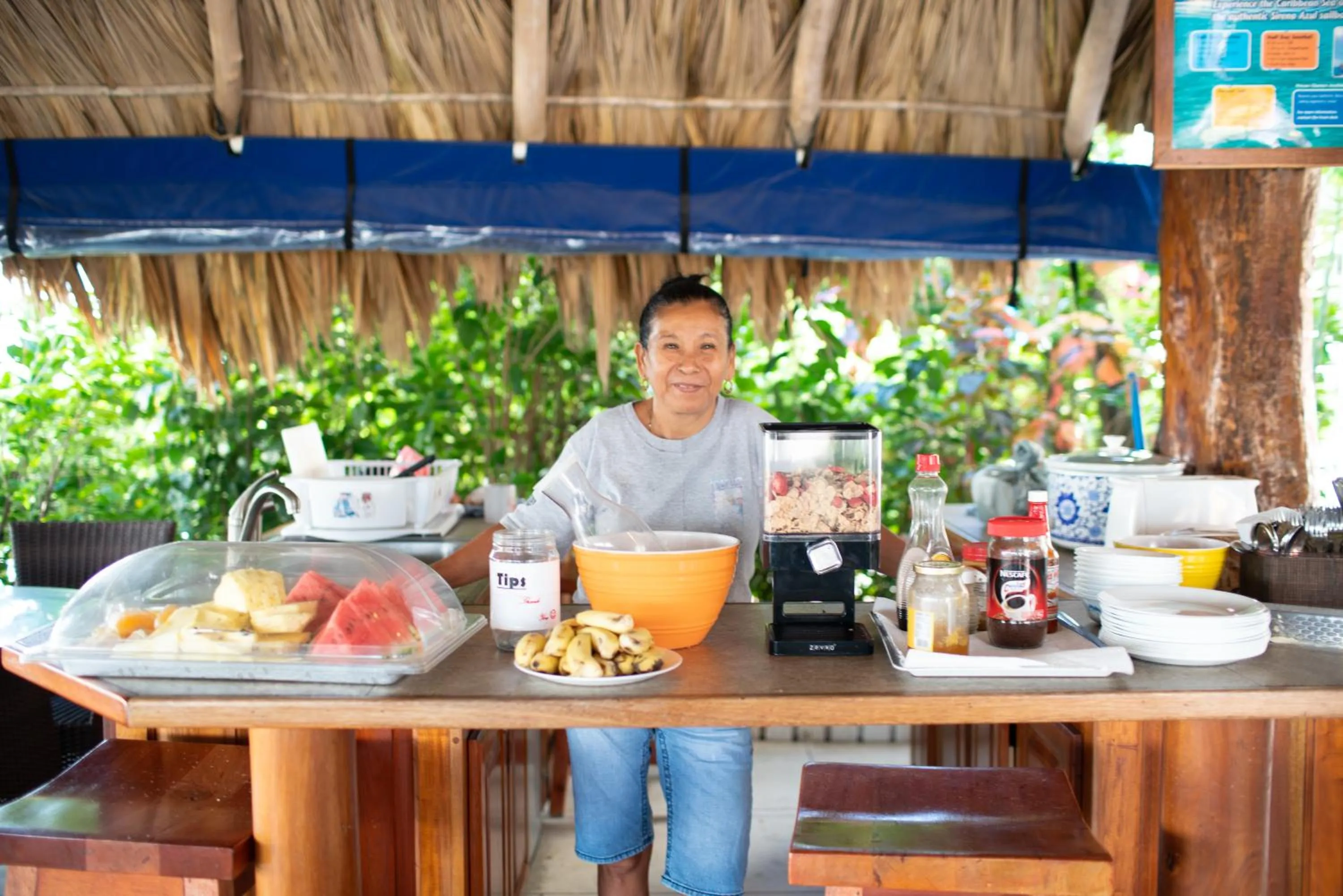 Restaurant/places to eat in Blue Tang Inn