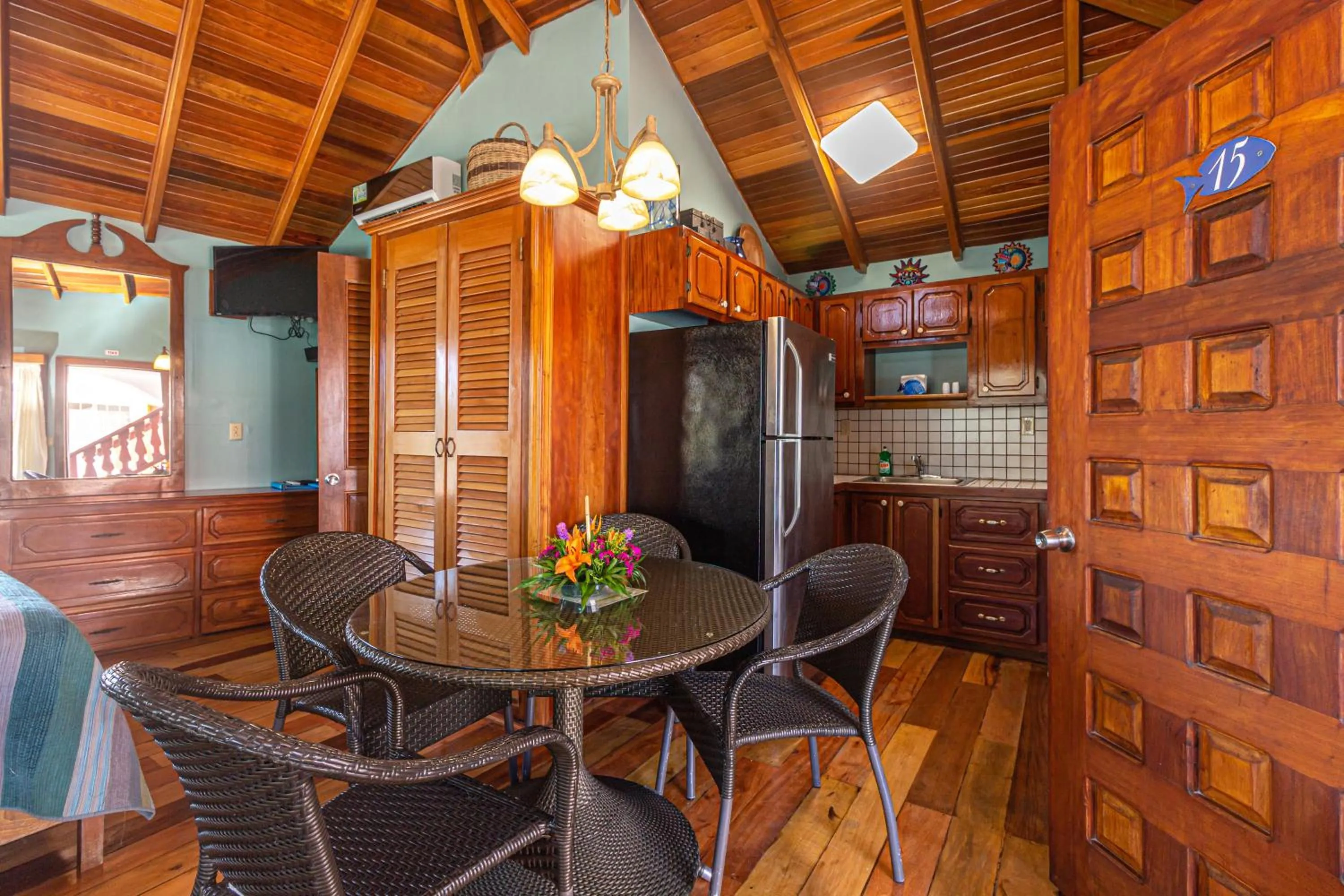 Kitchen or kitchenette in Blue Tang Inn