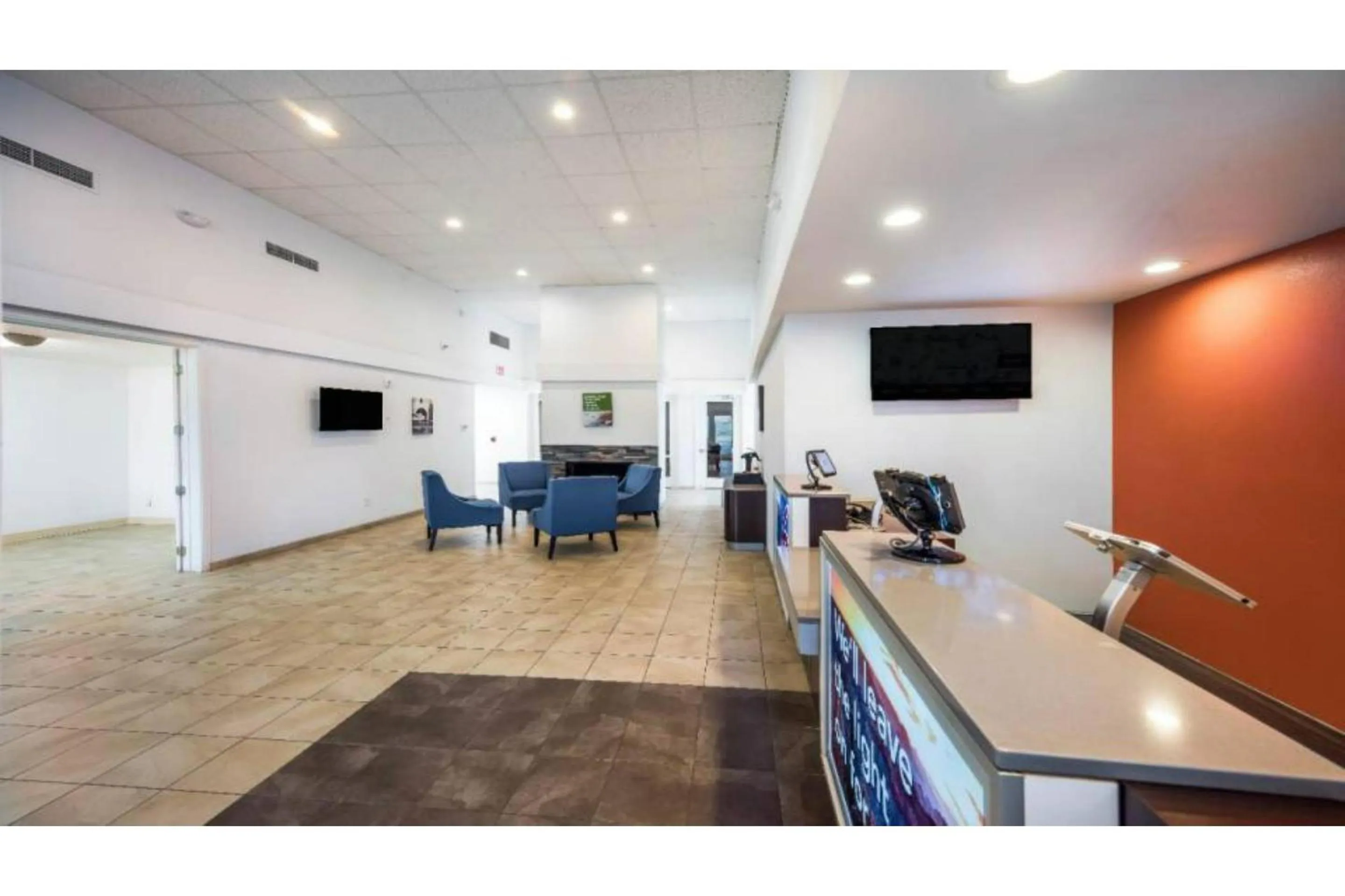 Lobby or reception in Studio 6 Irving, TX - Irving DFW Airport East