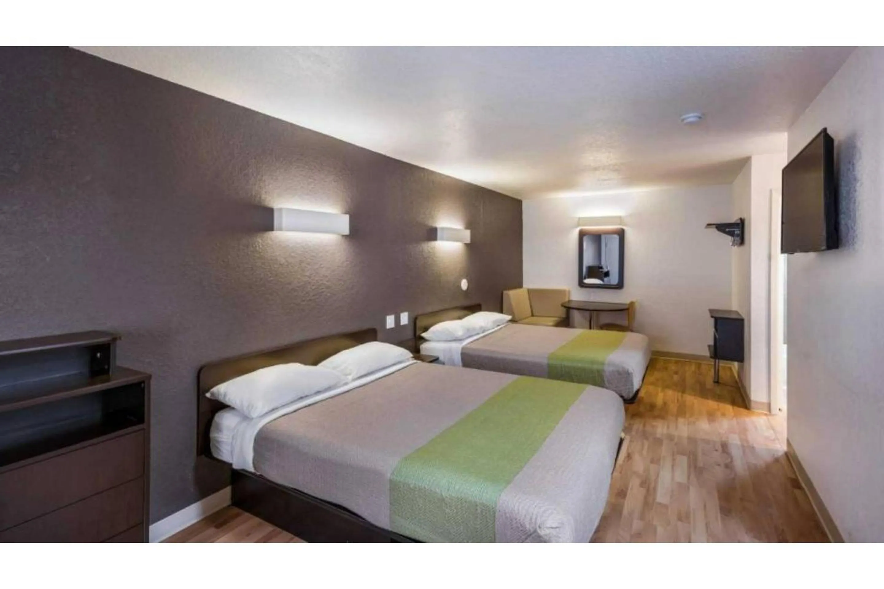 Bedroom, Bed in Studio 6 Irving, TX - Irving DFW Airport East