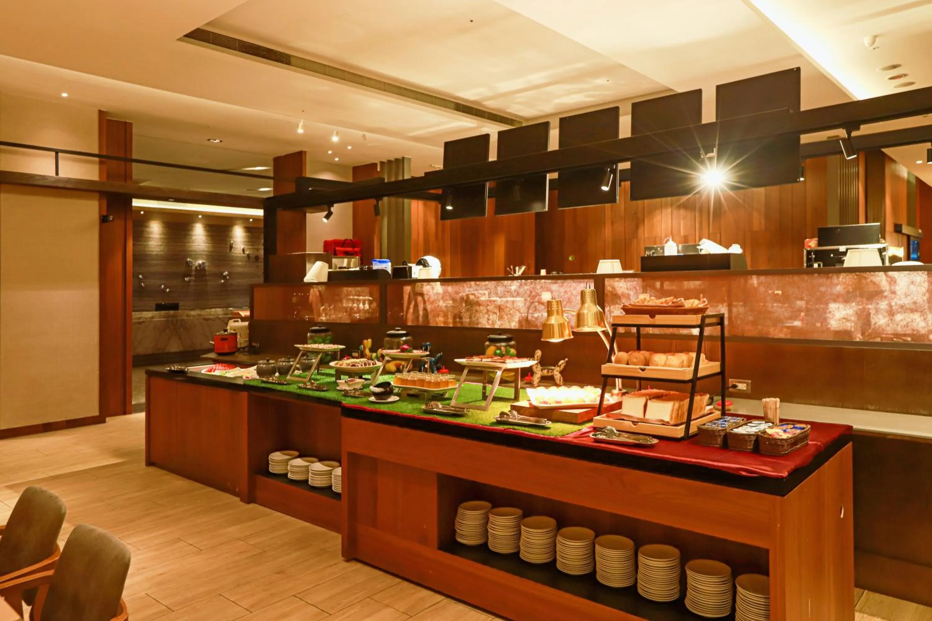 Breakfast in Hotel Intrendy