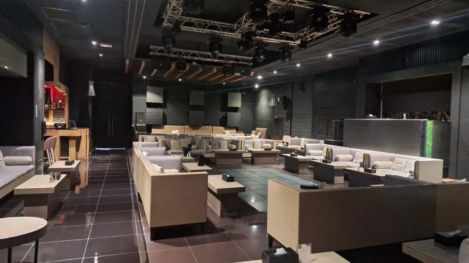 Restaurant/places to eat in Ramee Rose Hotel