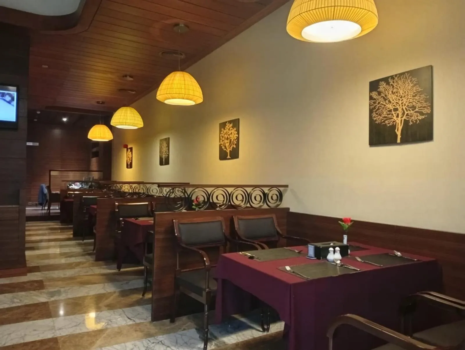 Restaurant/places to eat in Ramee Rose Hotel