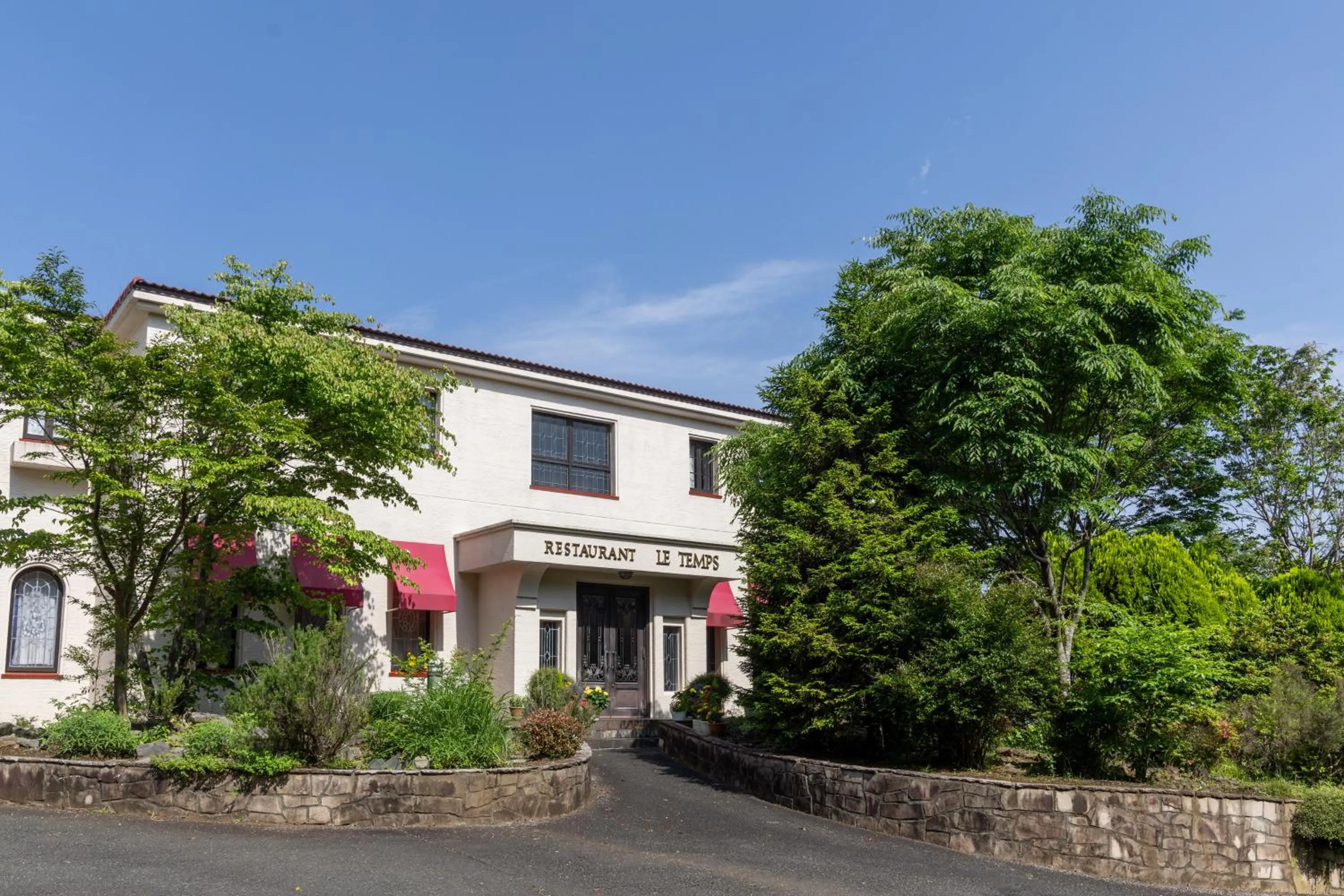 Property building in Auberge Le Temps