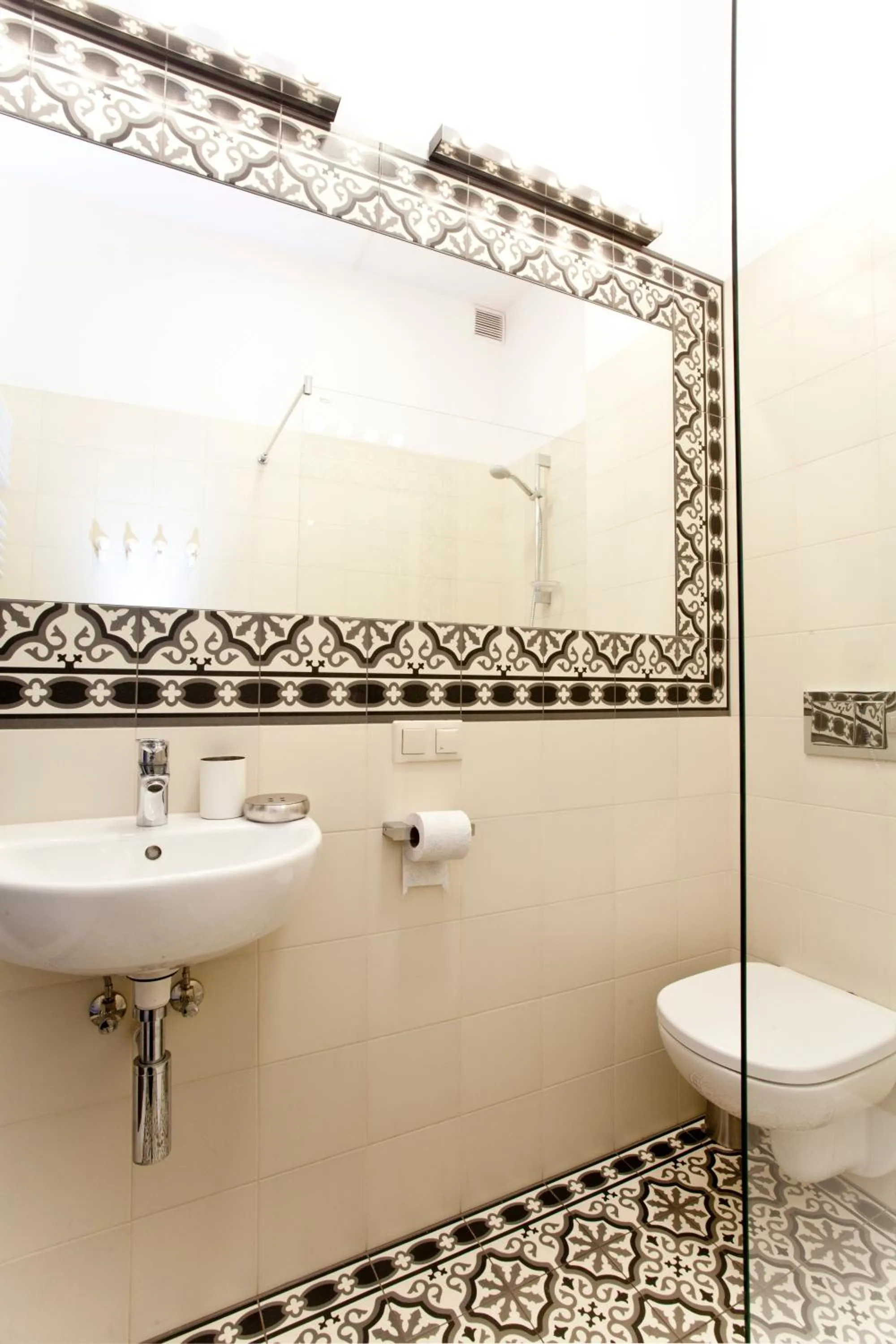 Bathroom in Krakow Townhouse