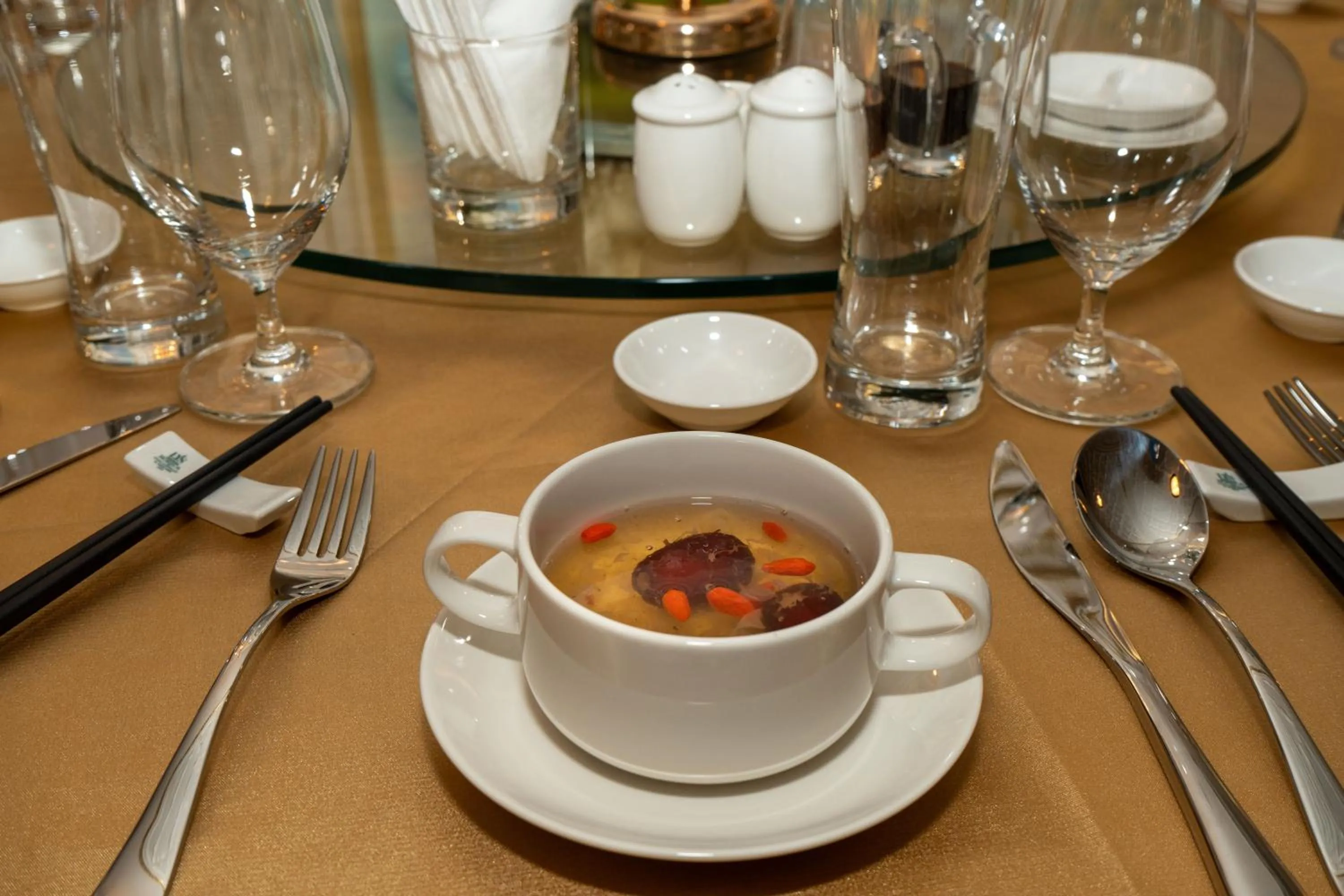 Restaurant/places to eat in LaChateau