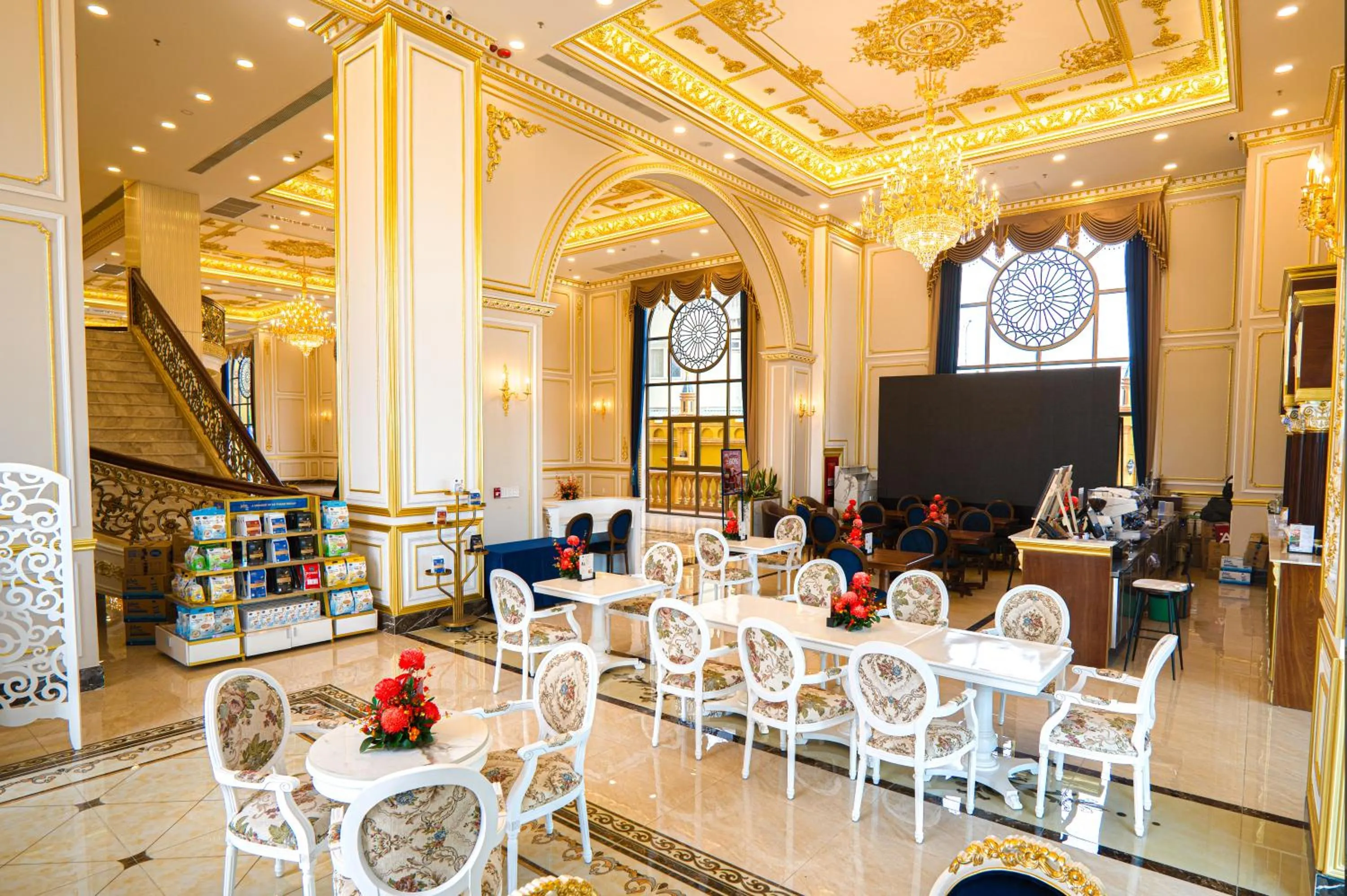 Restaurant/places to eat in LaChateau